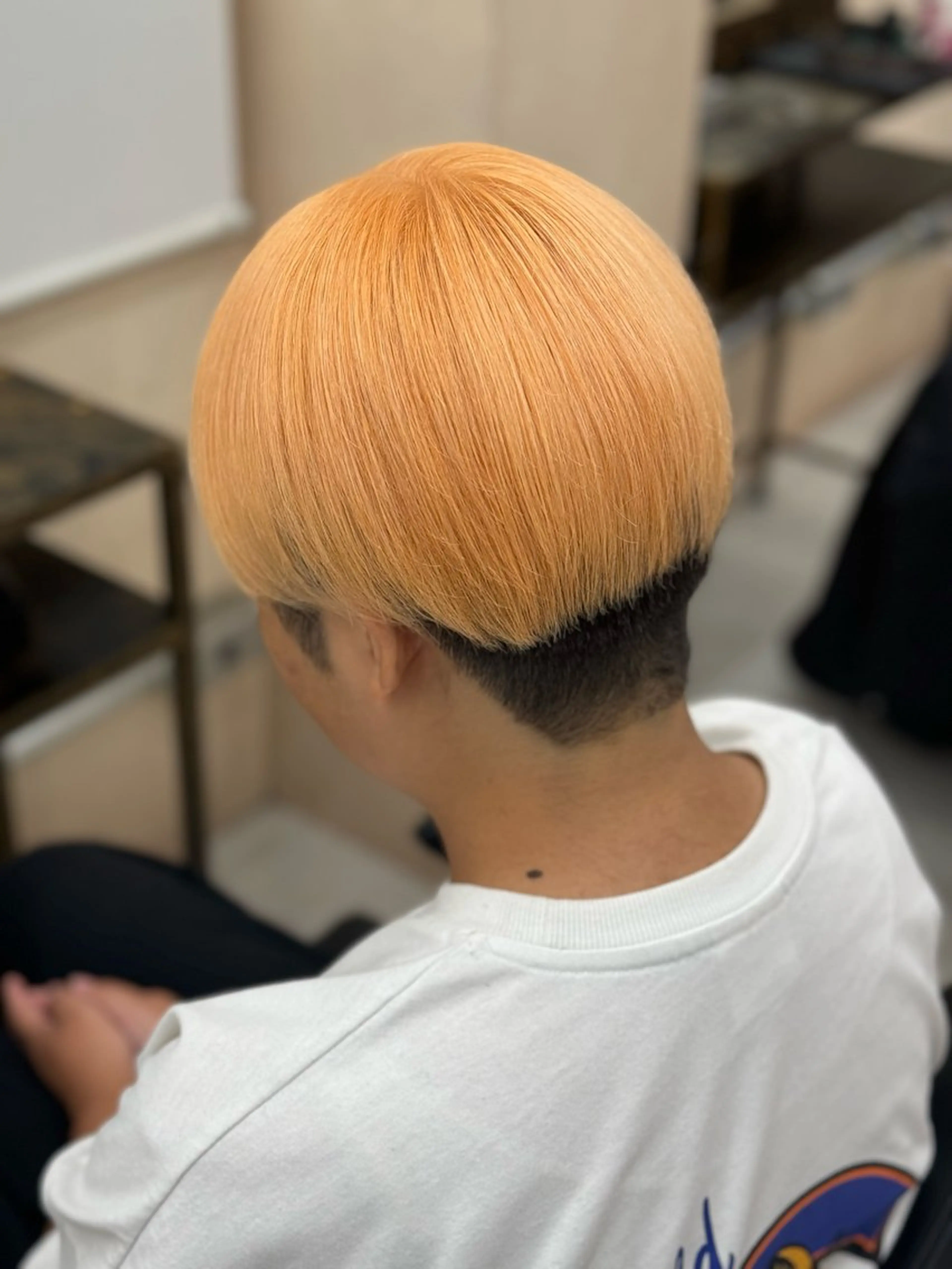 ショート カラー バレイヤージュ ブリーチ ハイトーンカラー エクステ レイヤーカット カット ヘアカラー トリートメント ブリーチ ショーヤのヘアスタイル