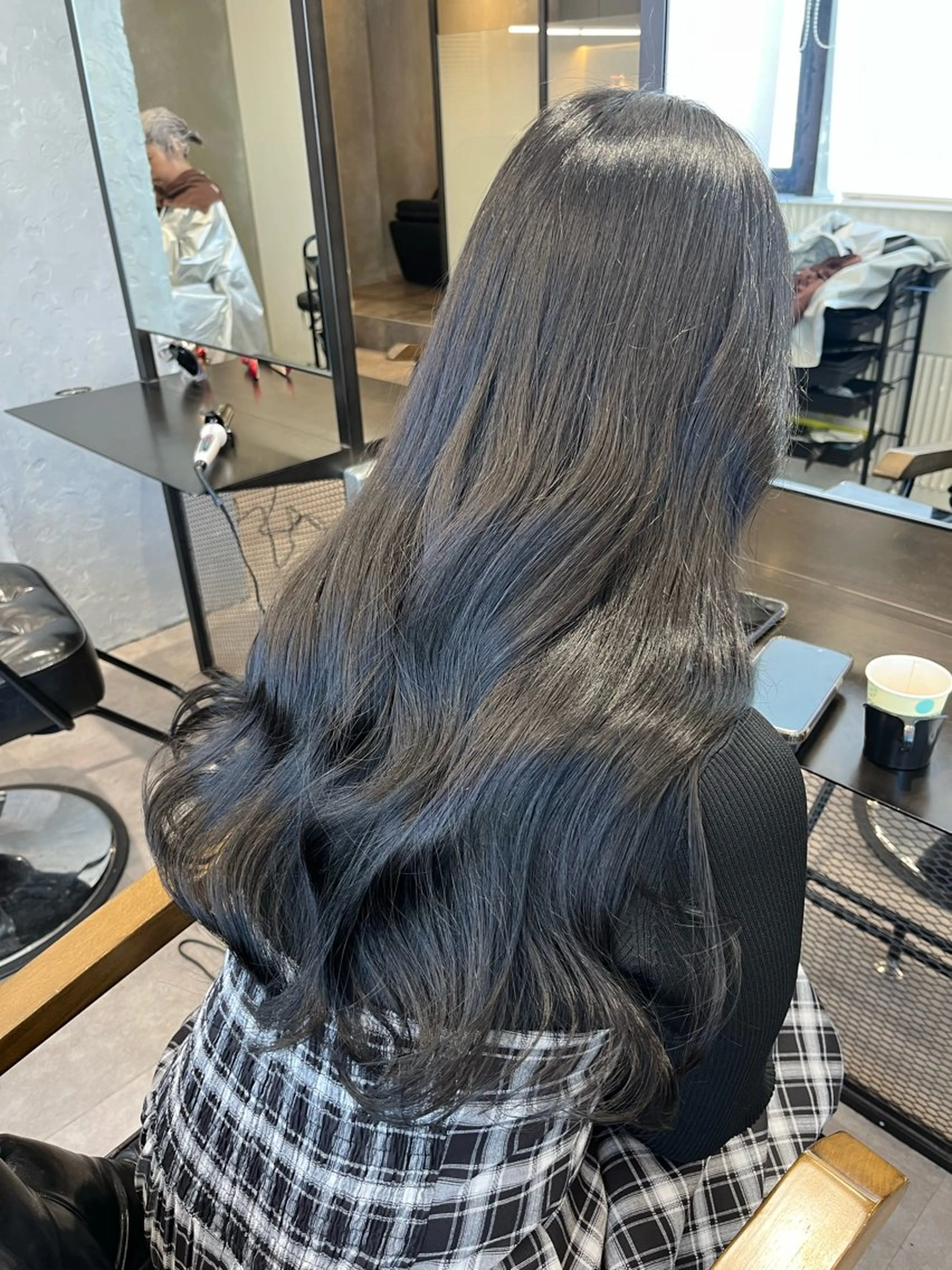 ロング カラー 黒髪 ブルーカラー ブルーブラック 透明感カラー ヘアカラー 💜メンズカット＆パ ーマ💜Sakuraのヘアスタイル