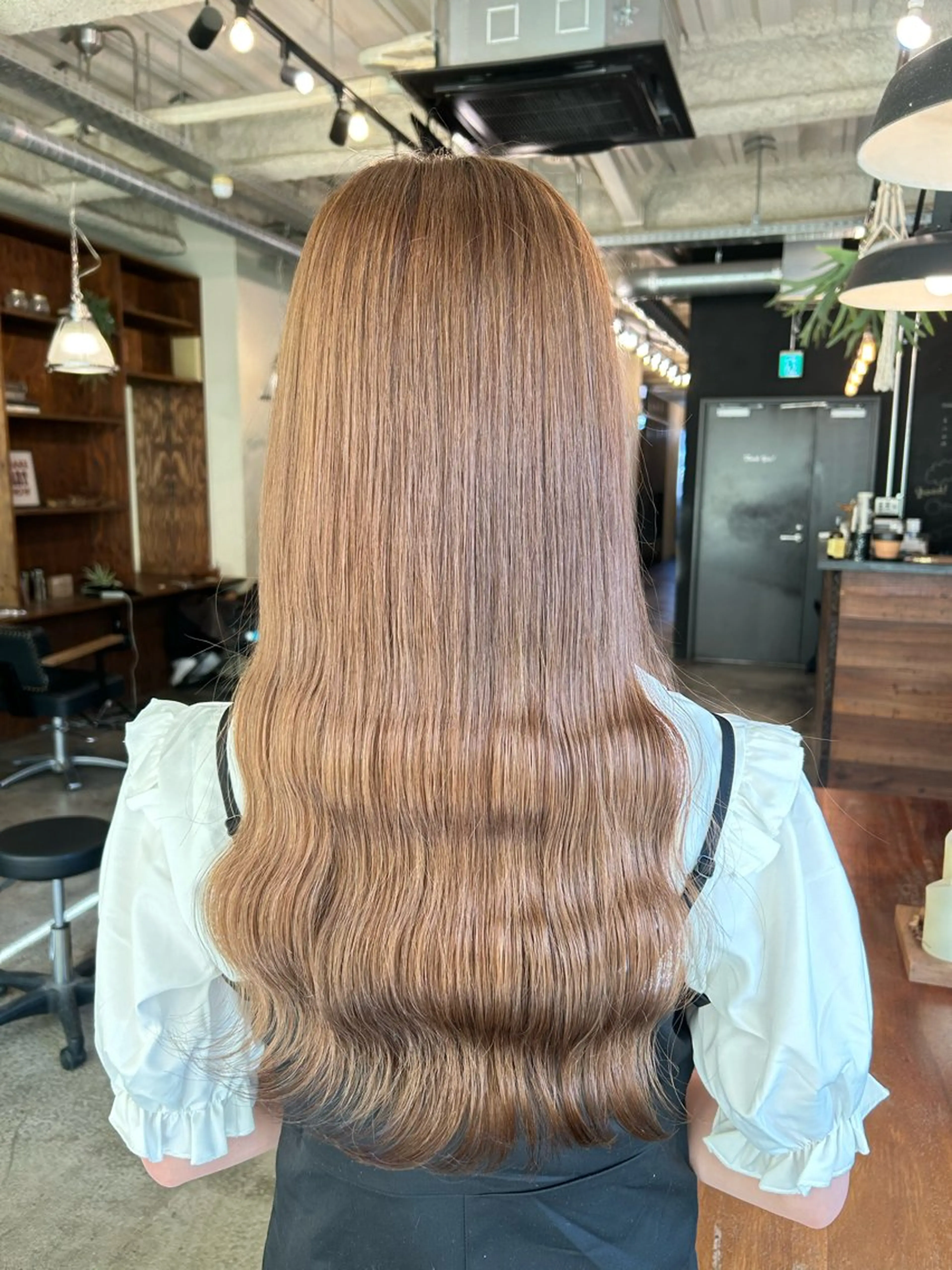 セミロング カラー ベージュカラー ブリーチ ダブルカラー ミルクティーベージュ ブリーチなしカラー ヘアカラー the BRIDGE 加藤みのりのヘアスタイル