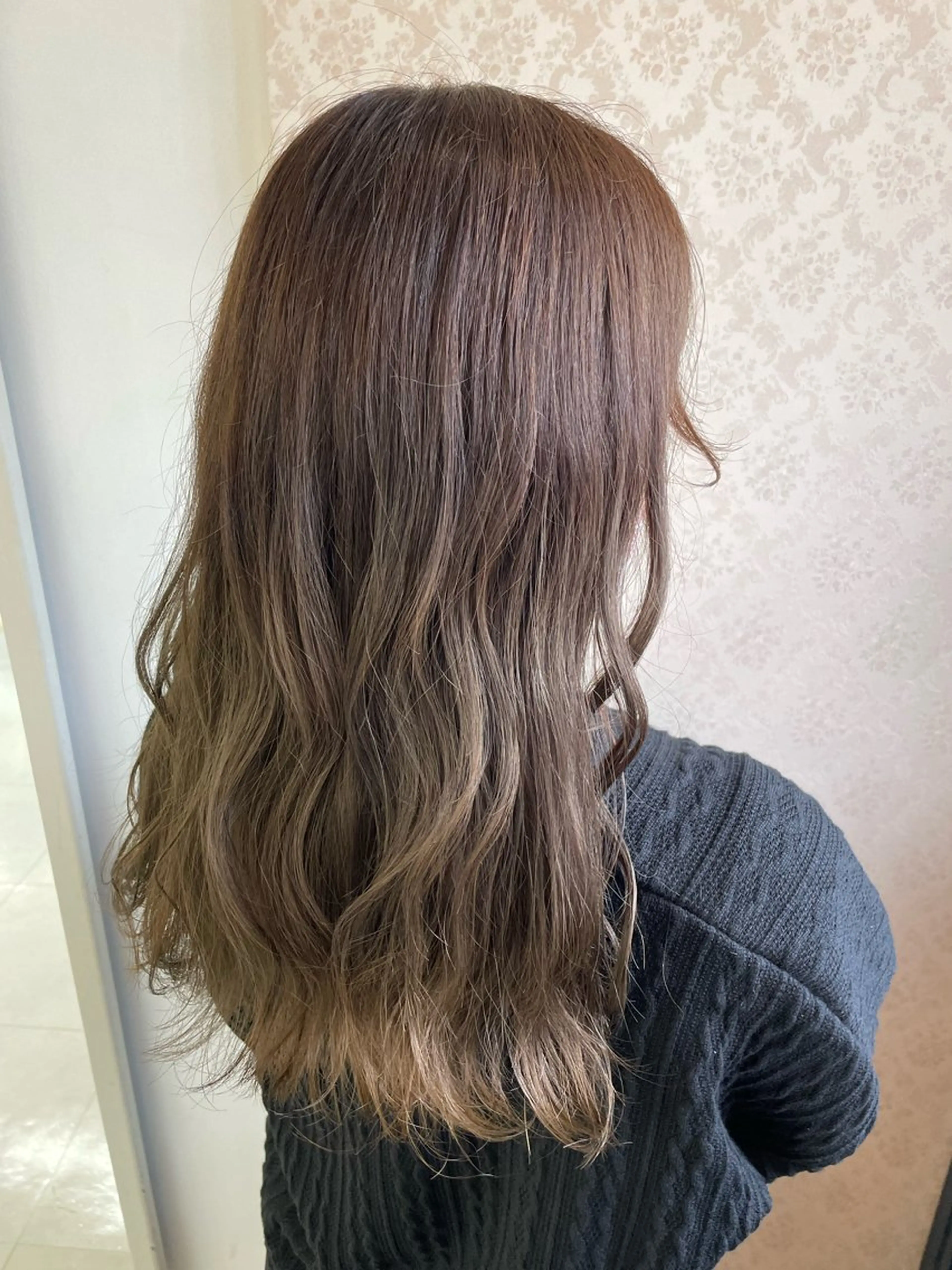 ロング ヒヨシ ルナのヘアスタイル