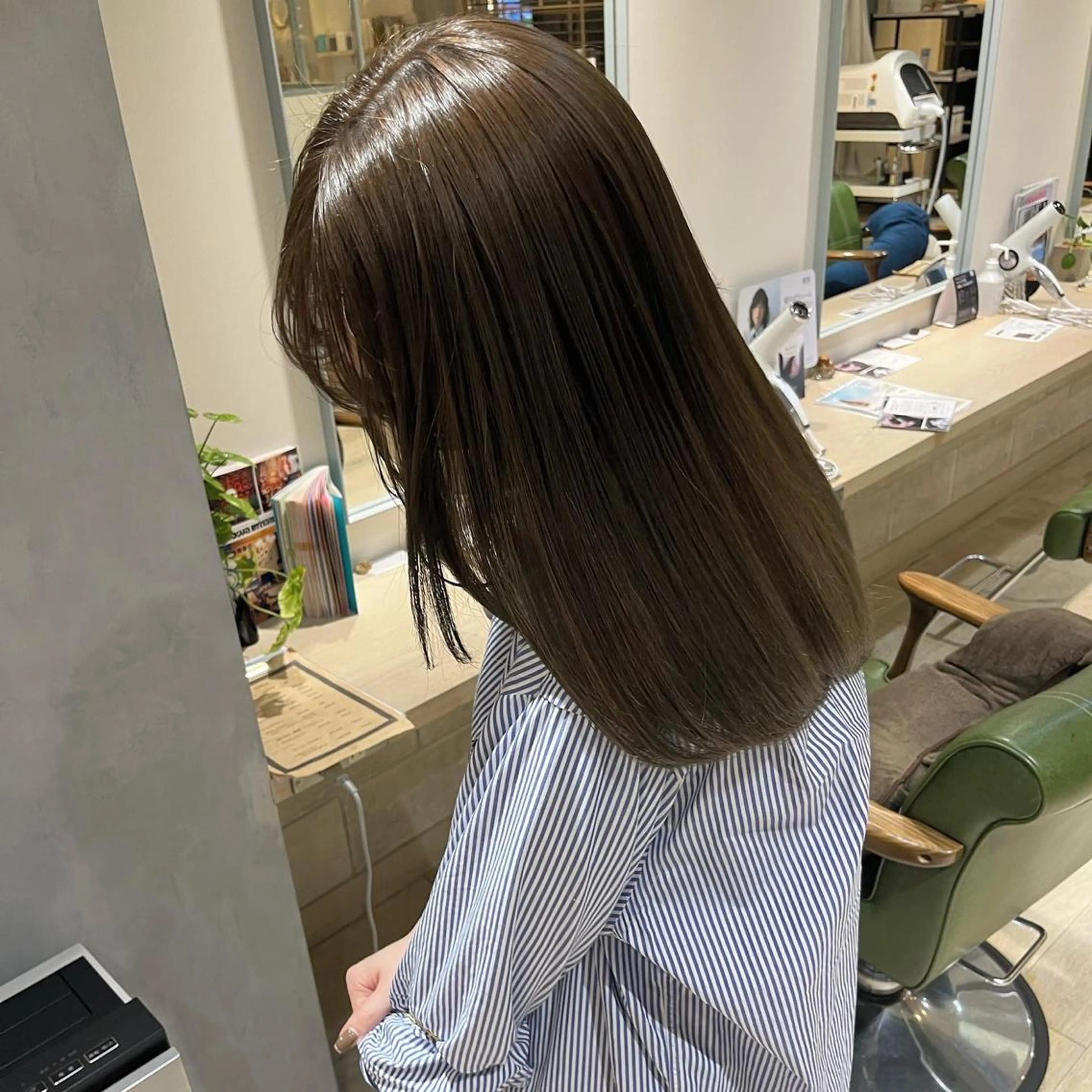 セミロング カット ヘアカラー mai ROCCOのヘアスタイル