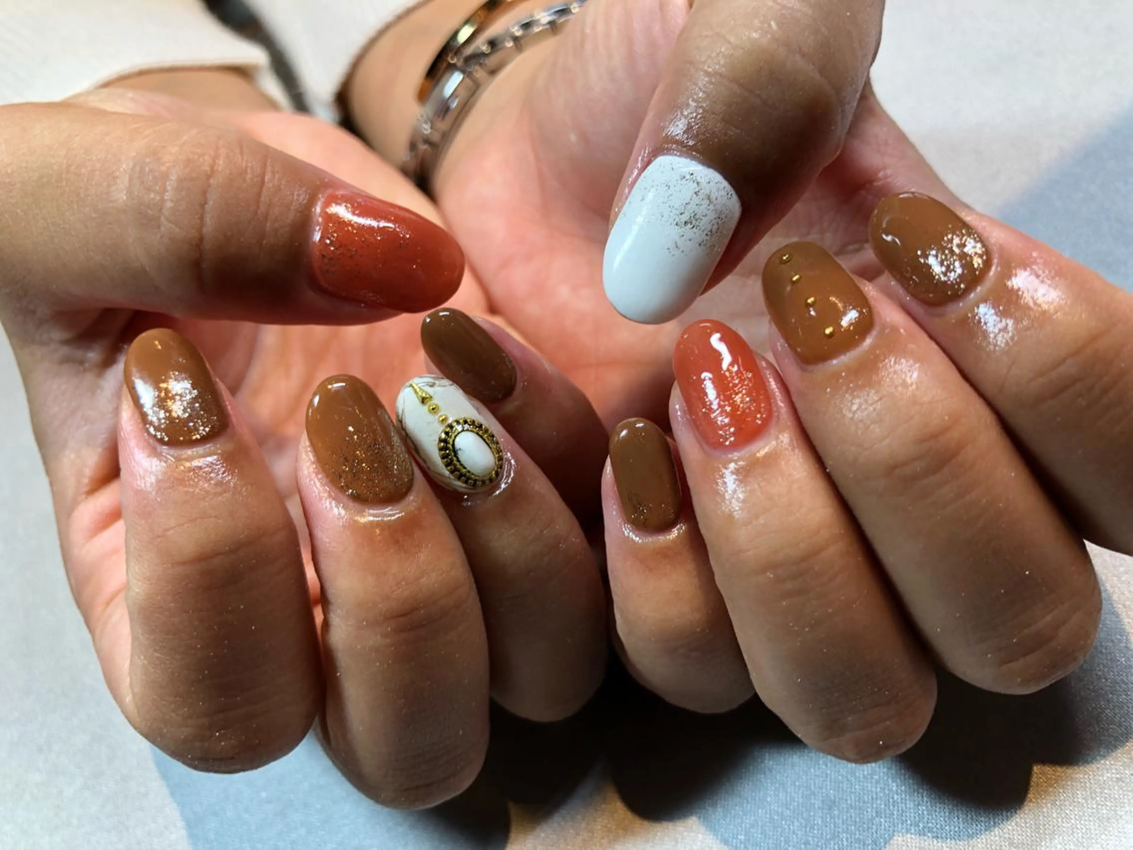 ネイル iiloo aromaworksのネイルデザイン
