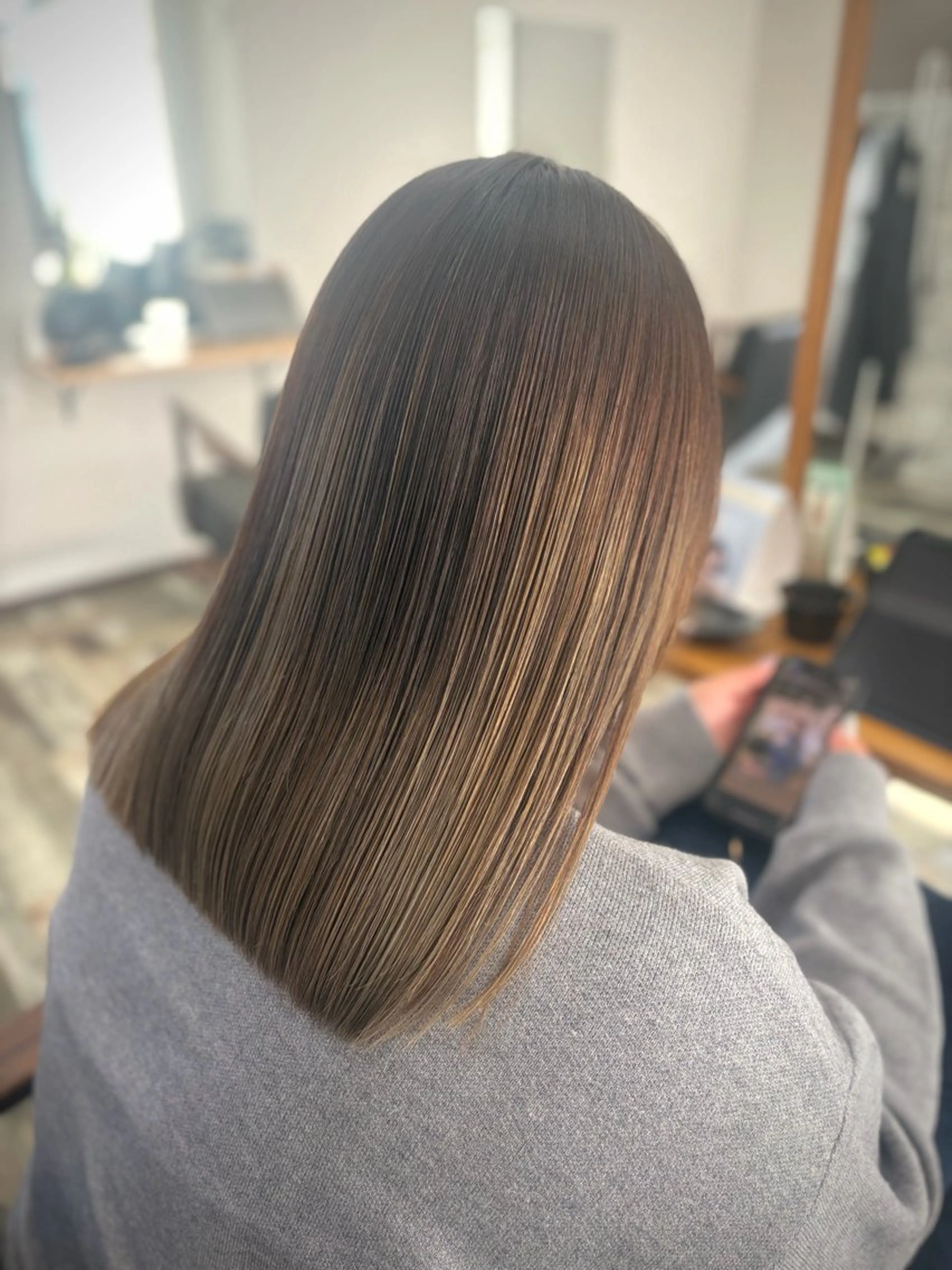 セミロング カット ヘアカラー トリートメント 小澤 日菜のヘアスタイル