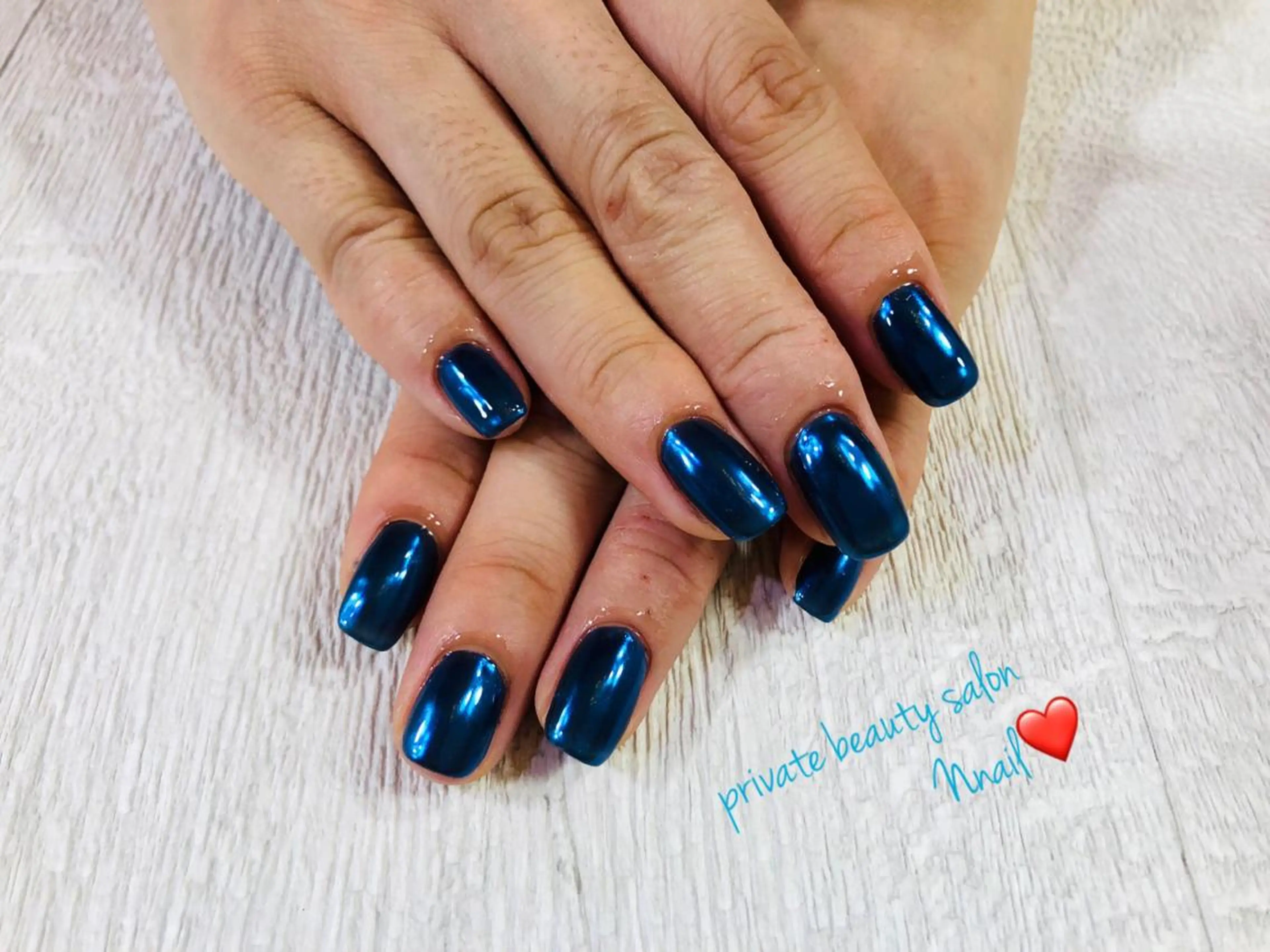 ネイル ブルー ミラーネイル ハンドネイル Nnail所属・🌿Nnail🌿 プライベートサロンのネイルデザイン