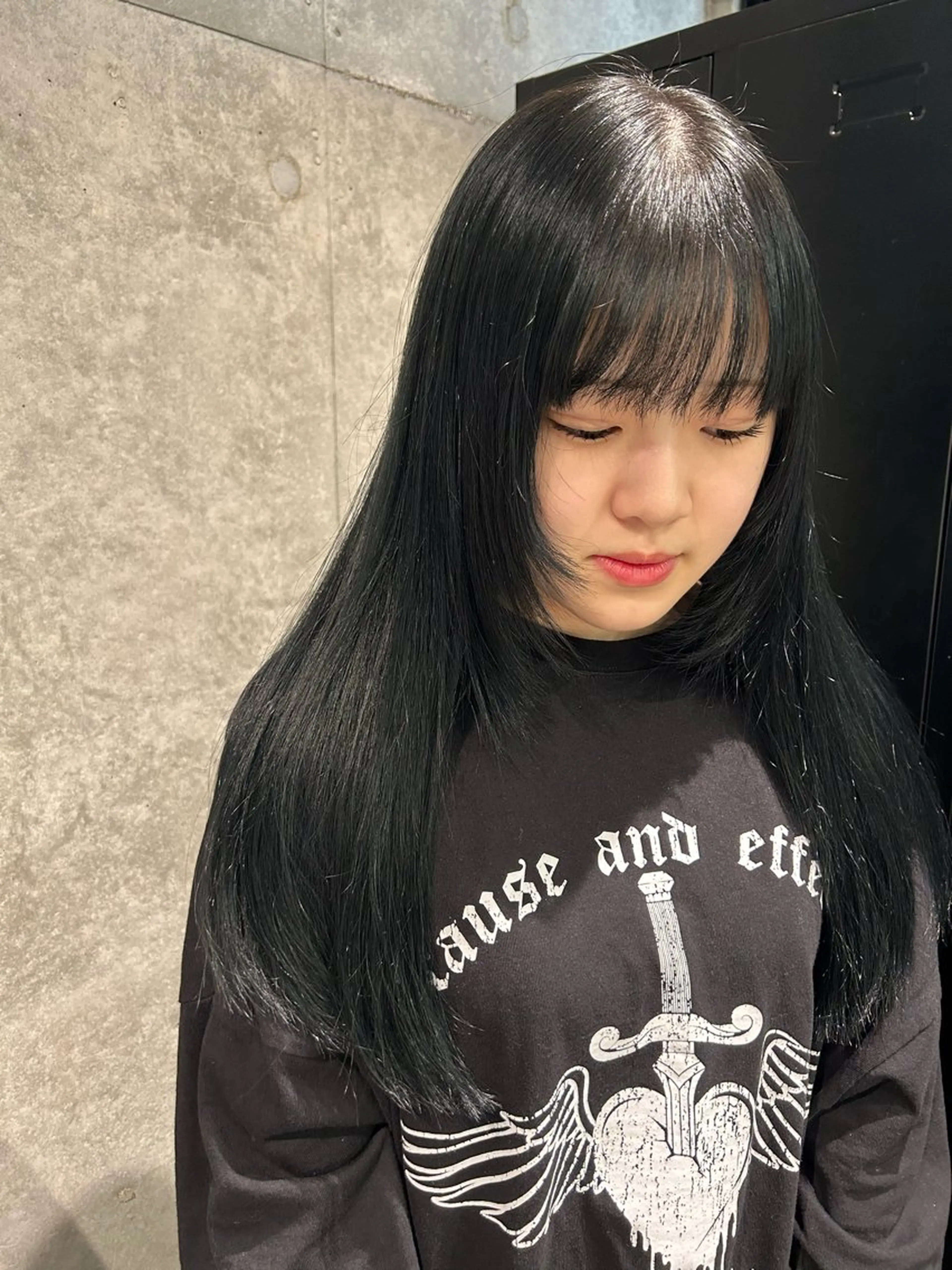 ロング カラー 黒髪 ブルーカラー ブルーブラック 顔まわりレイヤー 顔周りカット カット ヘアカラー トリートメント hina💟 透明感カラーのヘアスタイル