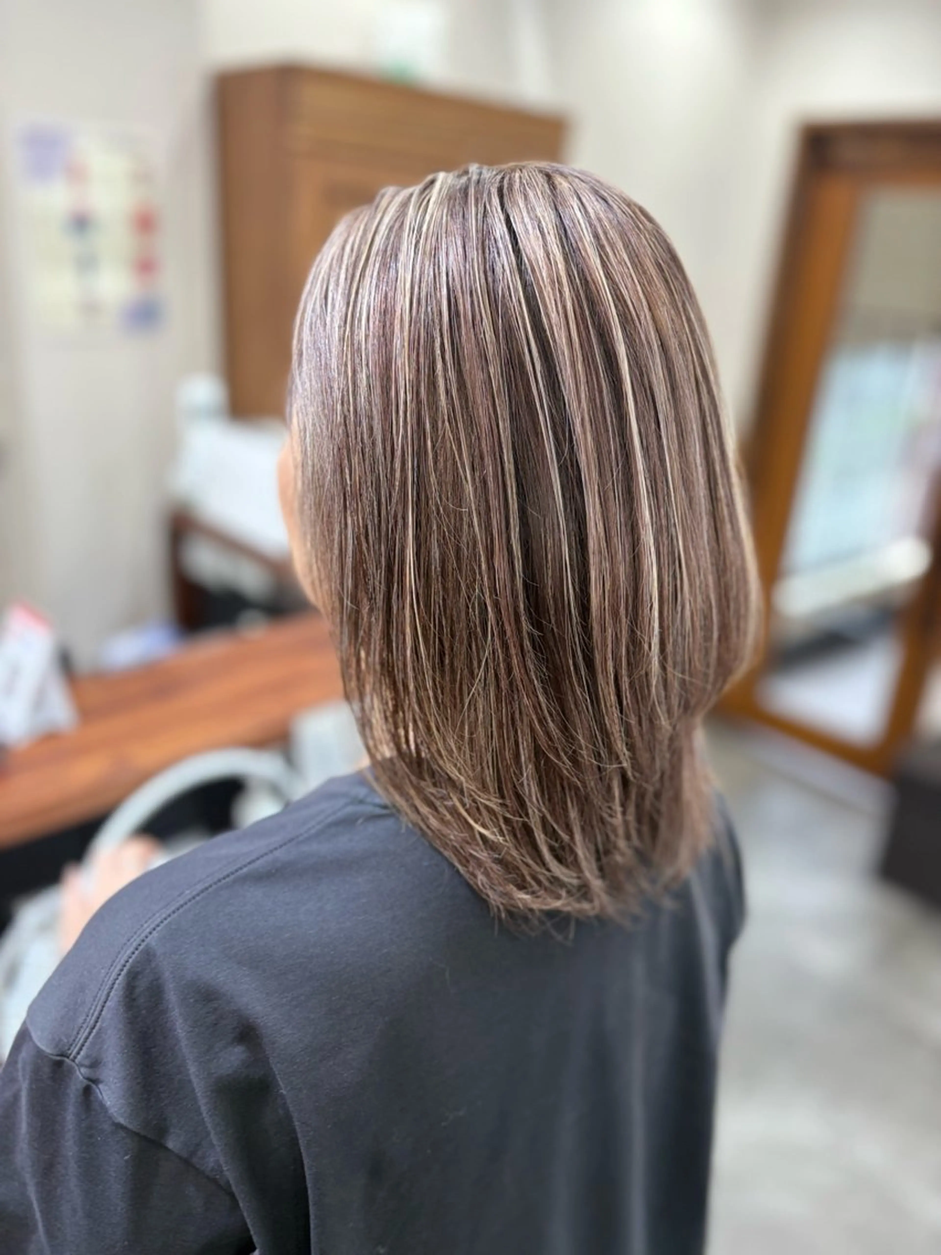 カラー ヘアカラー 江波戸 恵のヘアスタイル