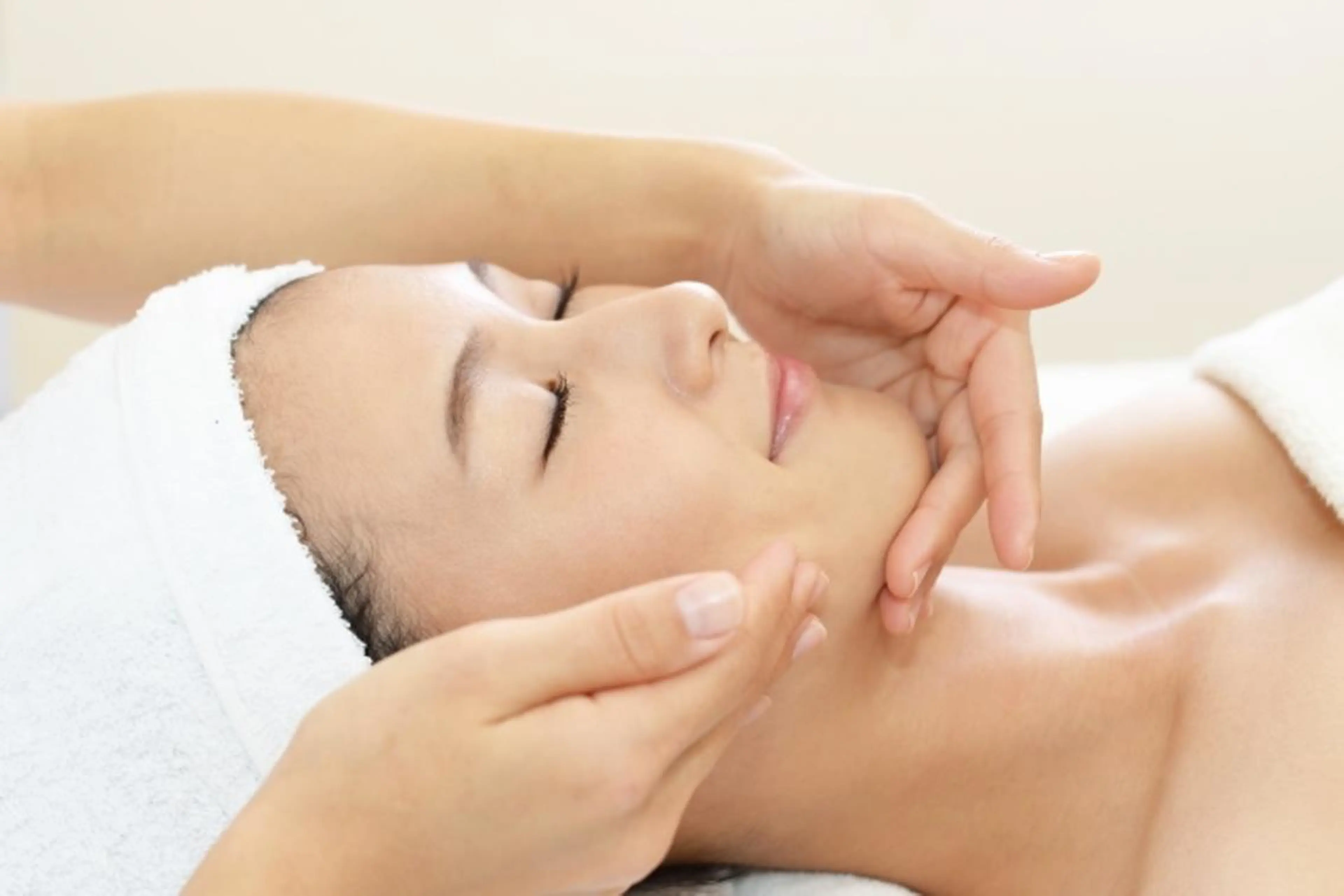 【小顔リンパフェイシャル60分】-5歳リフトアップ筋膜フェイシャルの写真