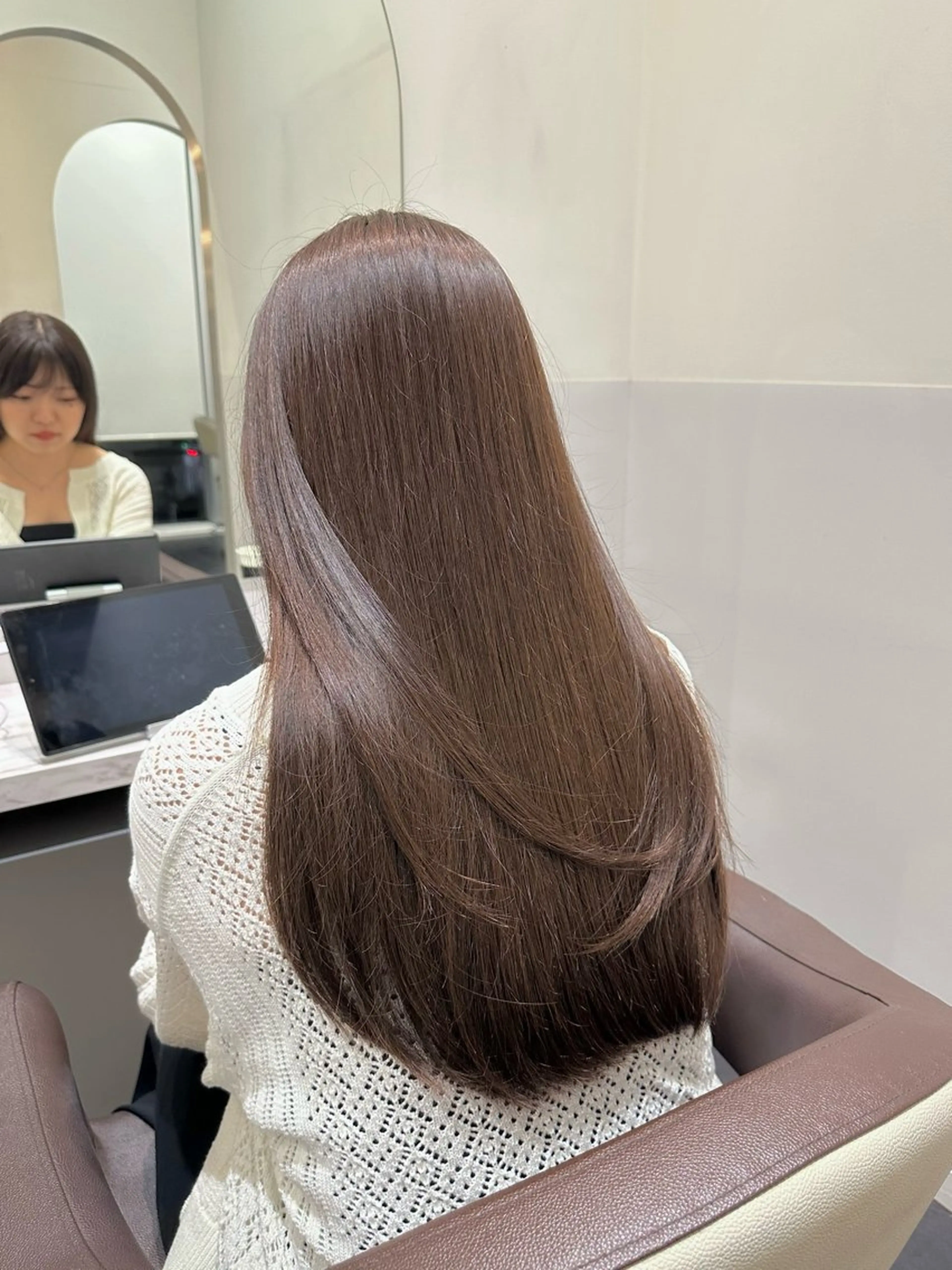 ロング カラー ブリーチ グレージュ ブリーチなしカラー オリーブグレージュ オリーブグレー ヘアカラー トリートメント LUMO所属・矢野 晃平のヘアスタイル