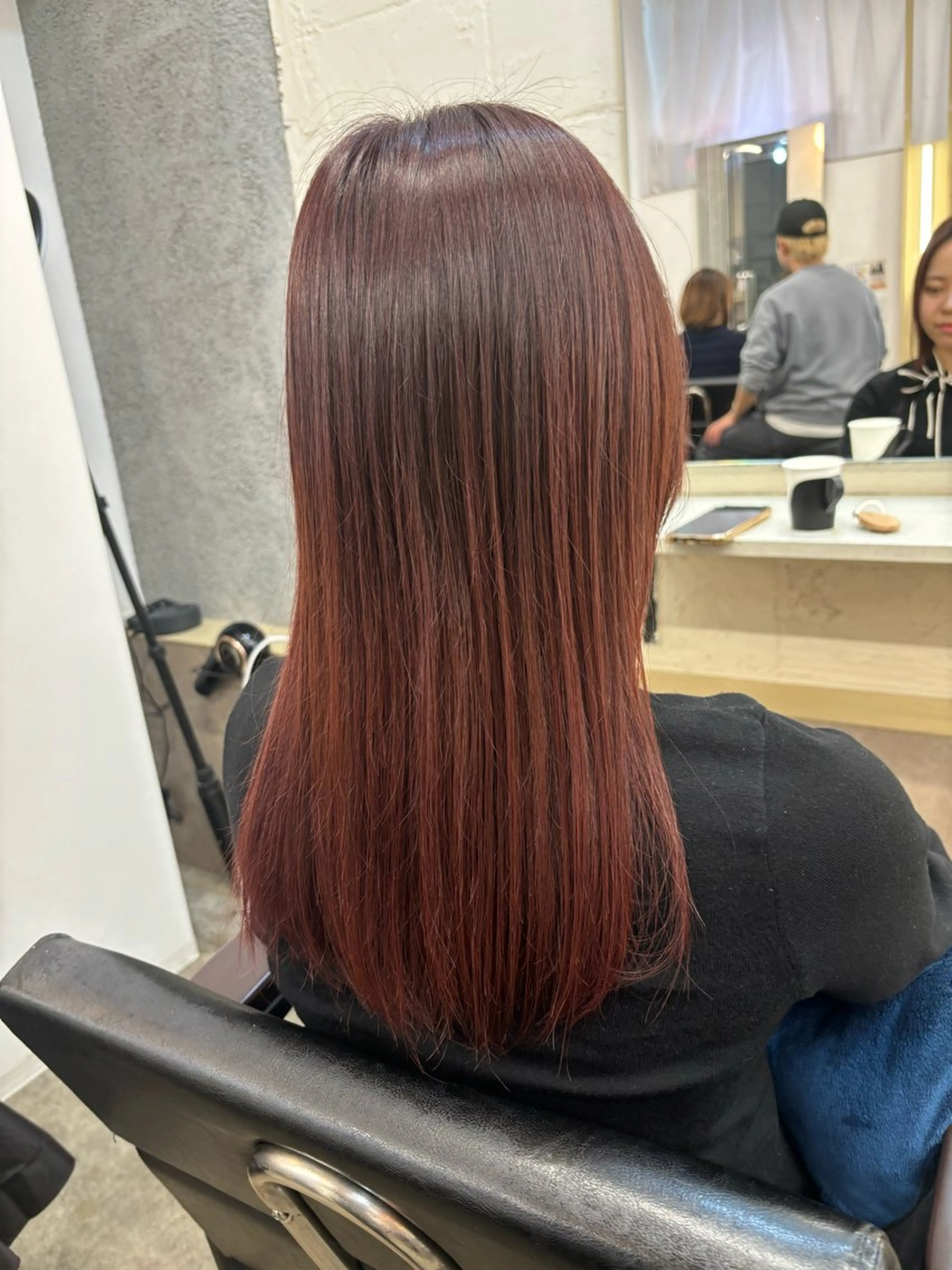 ロング カラー 渡 汐音のヘアスタイル