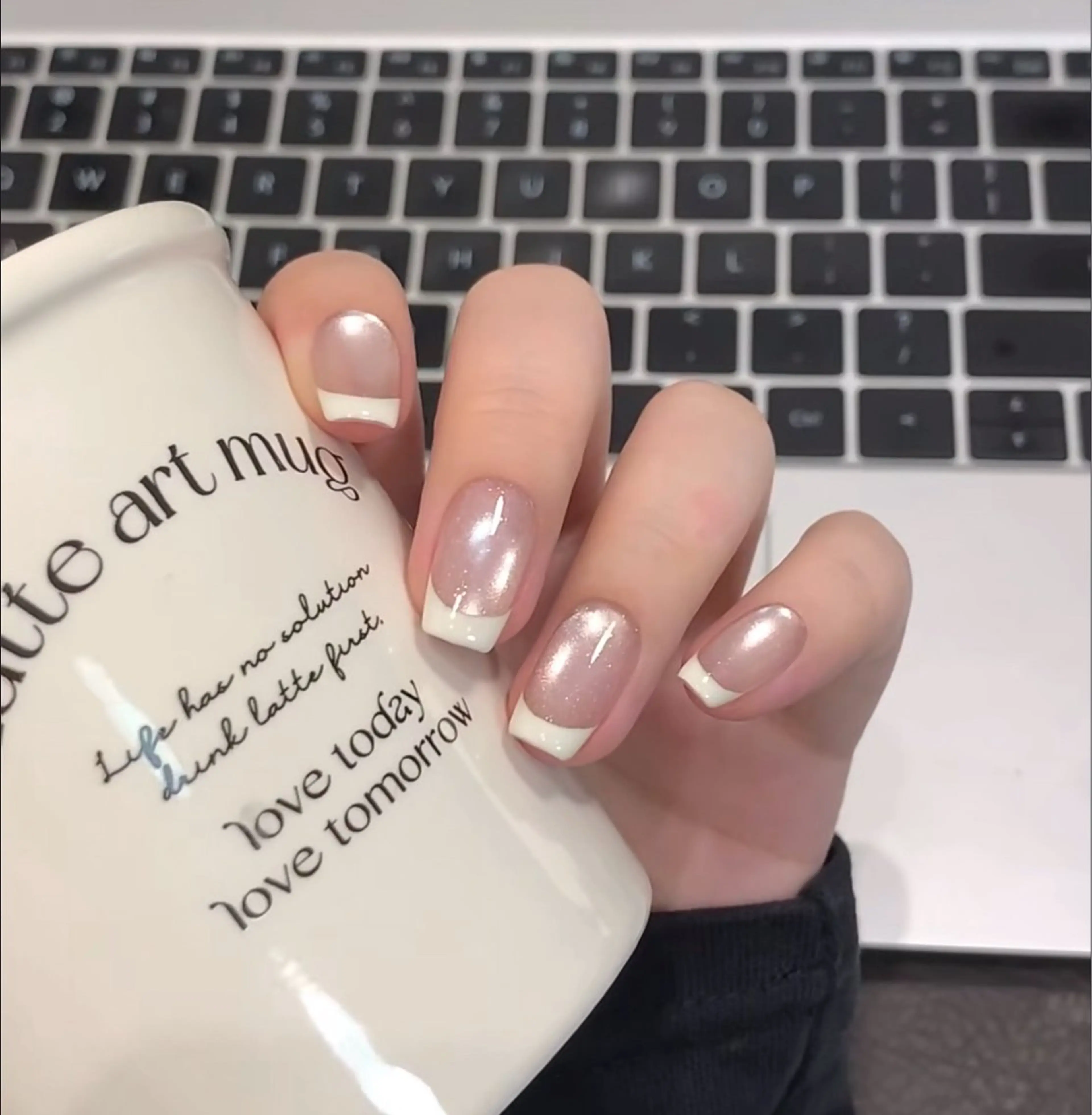 ネイル フットネイル フレンチネイル グラデーション ハート 韓国ネイル ハンドネイル Lynn_ Nailのネイルデザイン