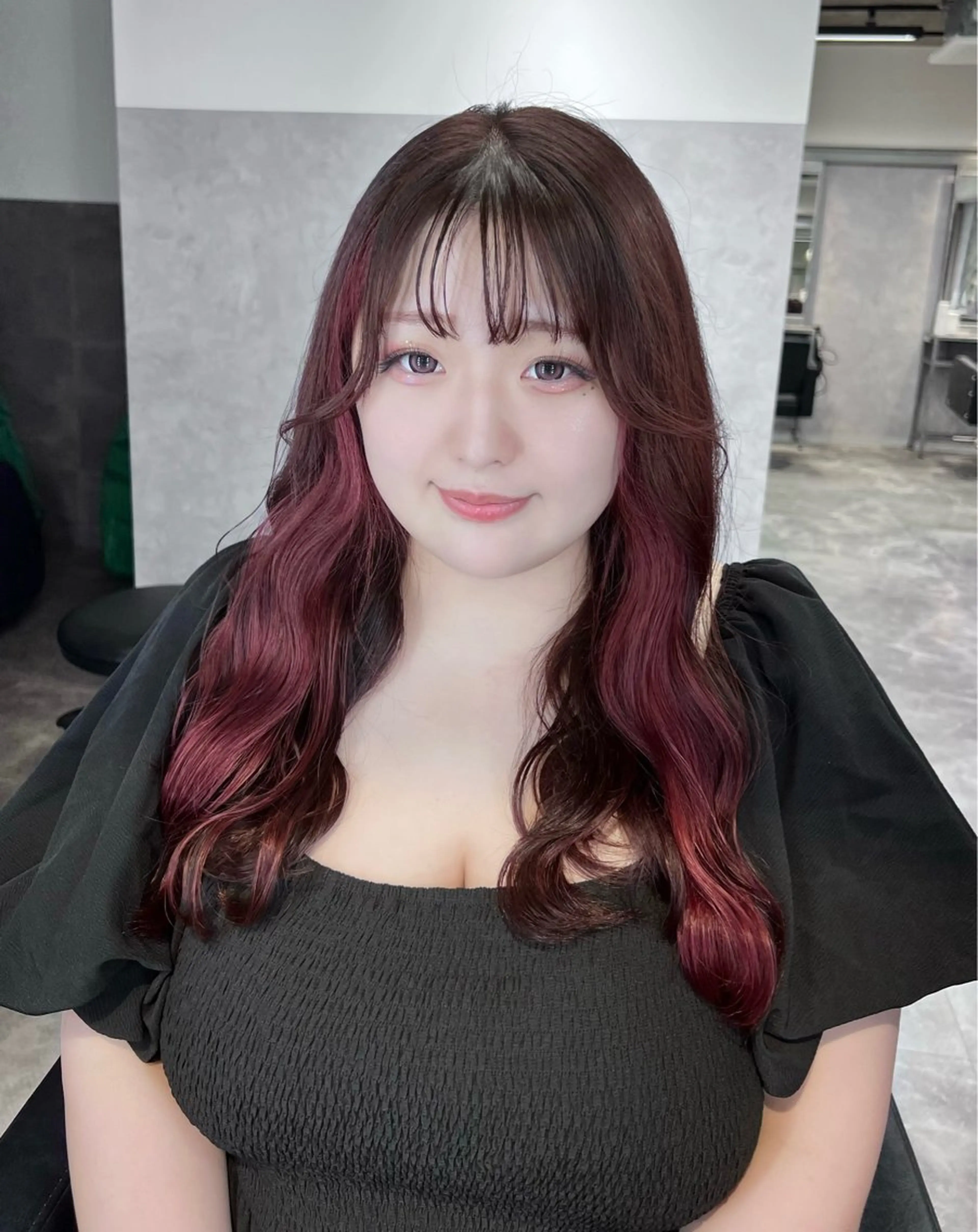 ロング カラー イヤリングカラー ピンクカラー ヘアカラー TOMONA👑 透明感カラーレイヤーのヘアスタイル