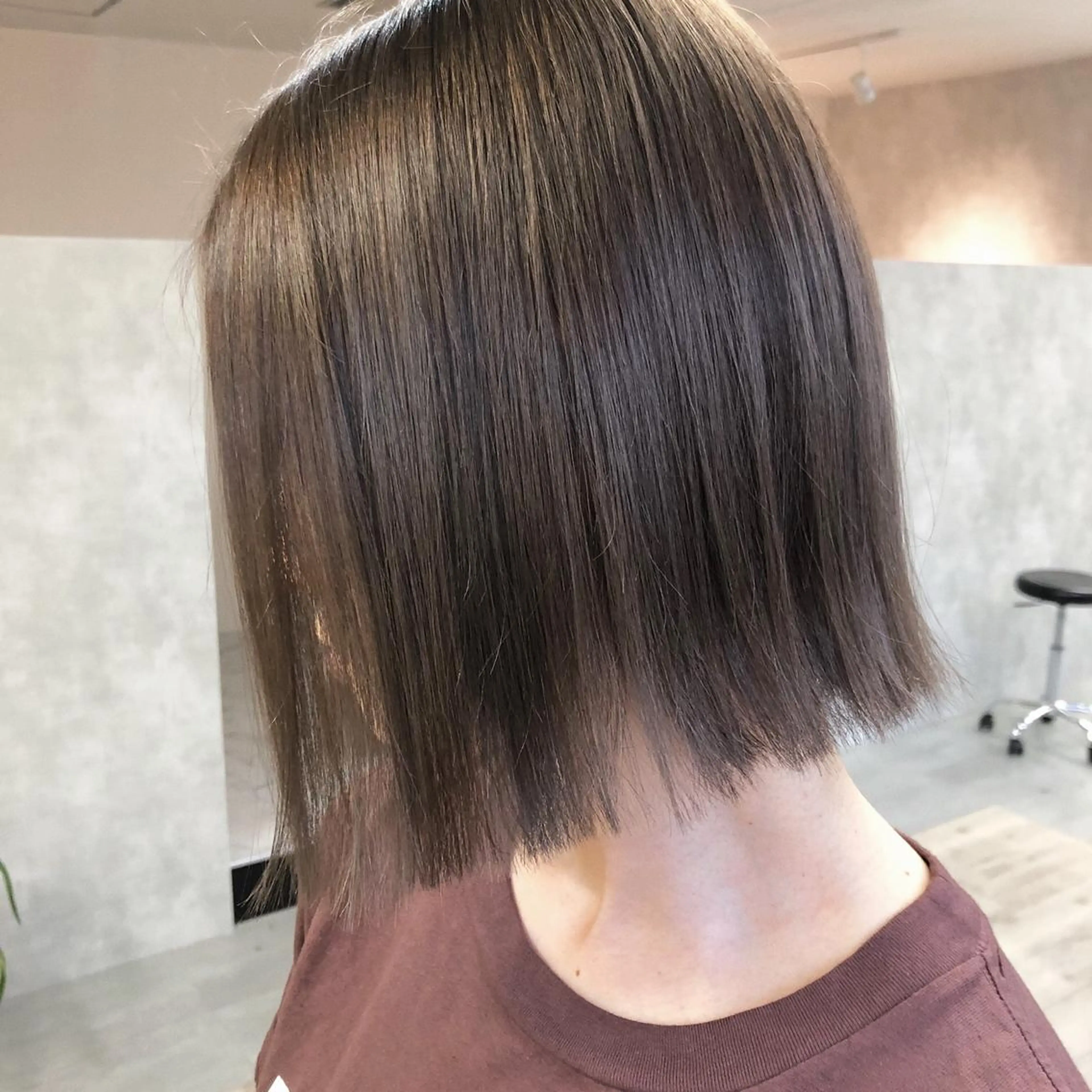 ミディアム カラー ベージュカラー グレージュ ハイライトカラー ミルクティーグレージュ ハイライト universe tokyoのヘアスタイル