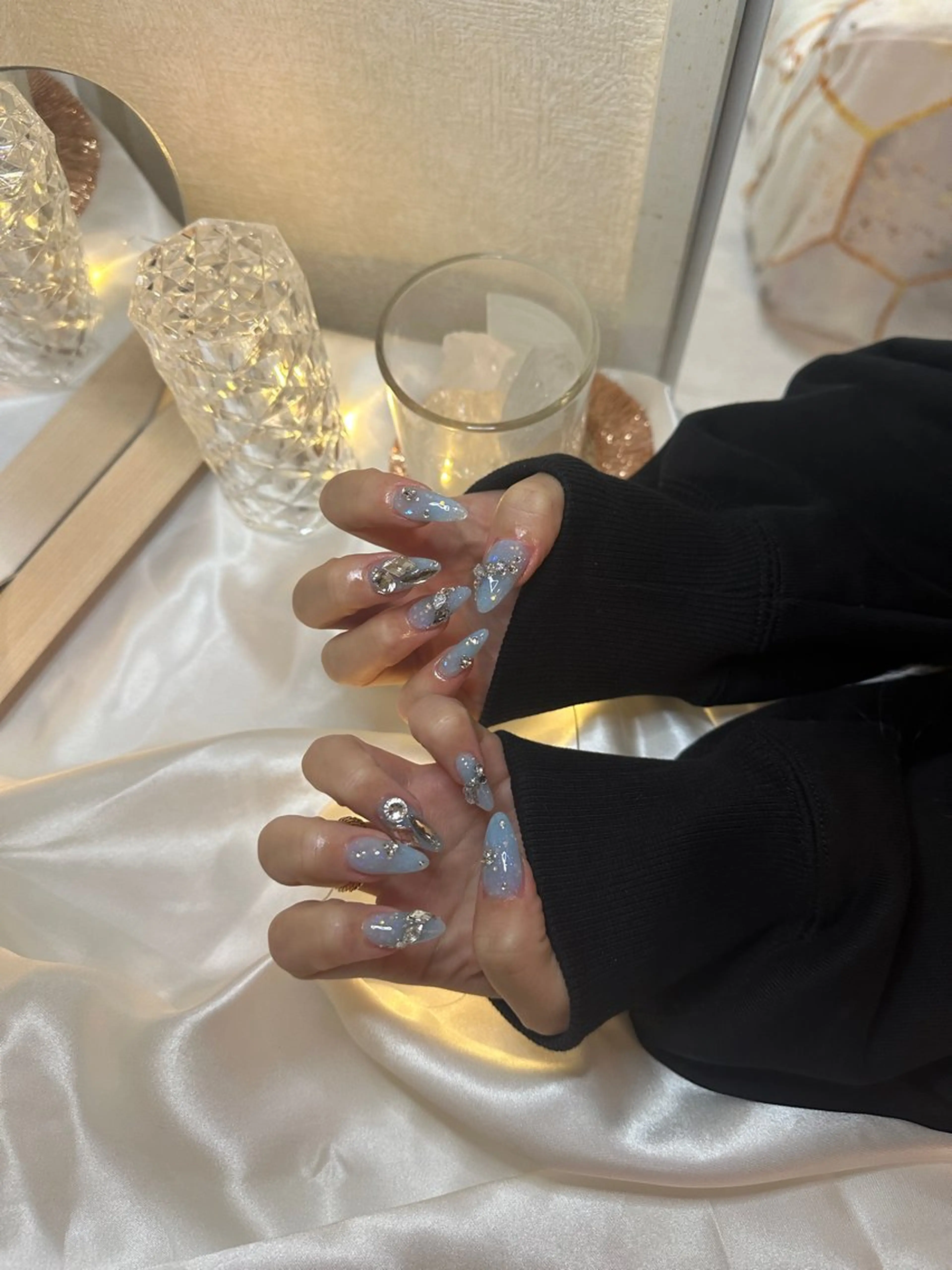 ネイル キラキラネイル ストーンネイル Nailsalon SKiのネイルデザイン
