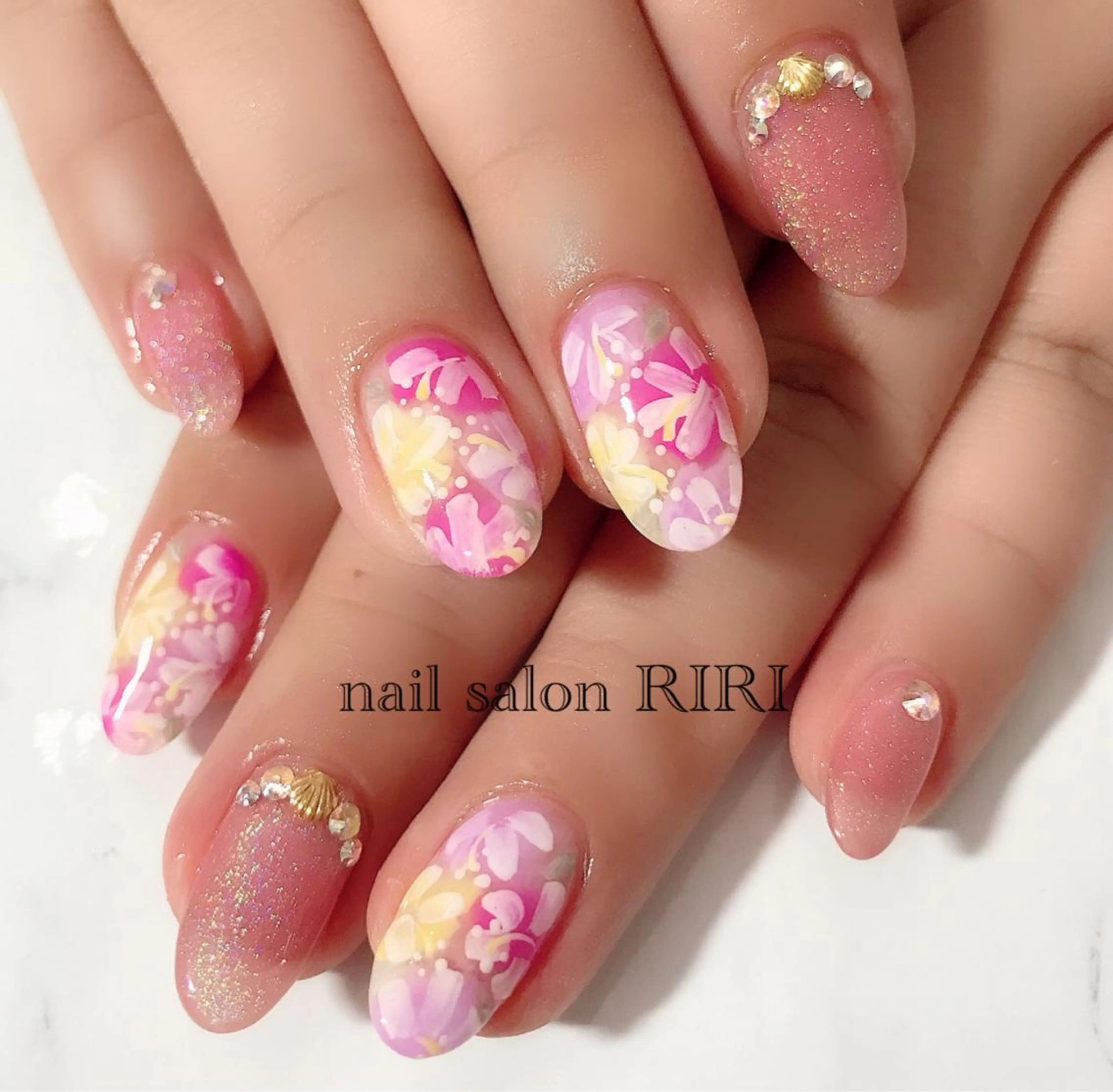 ネイル マグネットネイル private  nail  salon RIRI所属・RIRI リリのネイルデザイン