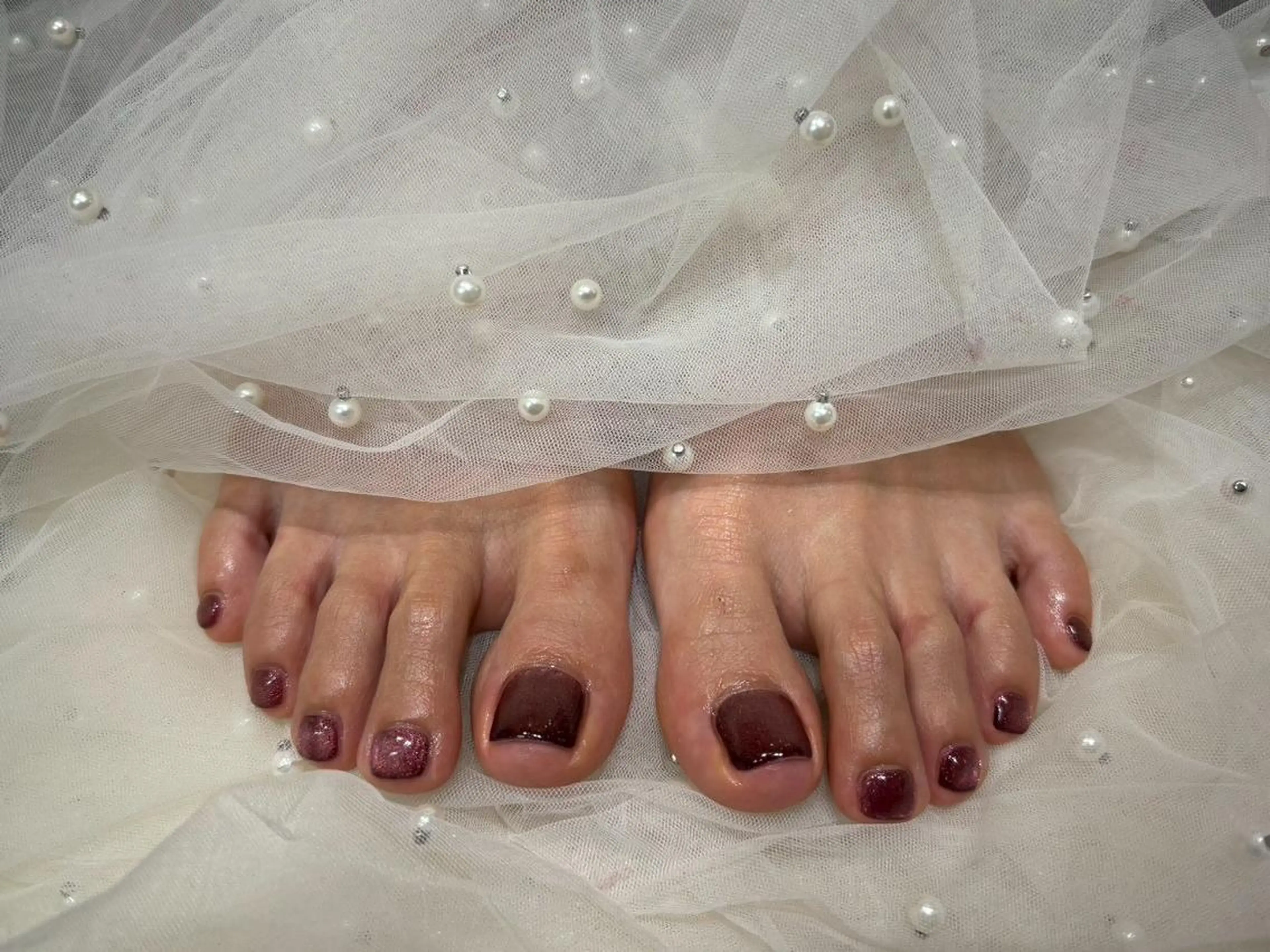 オフあり◆フットマグネットワンカラー(キラキラタイプ)✨甘皮ケア込の写真