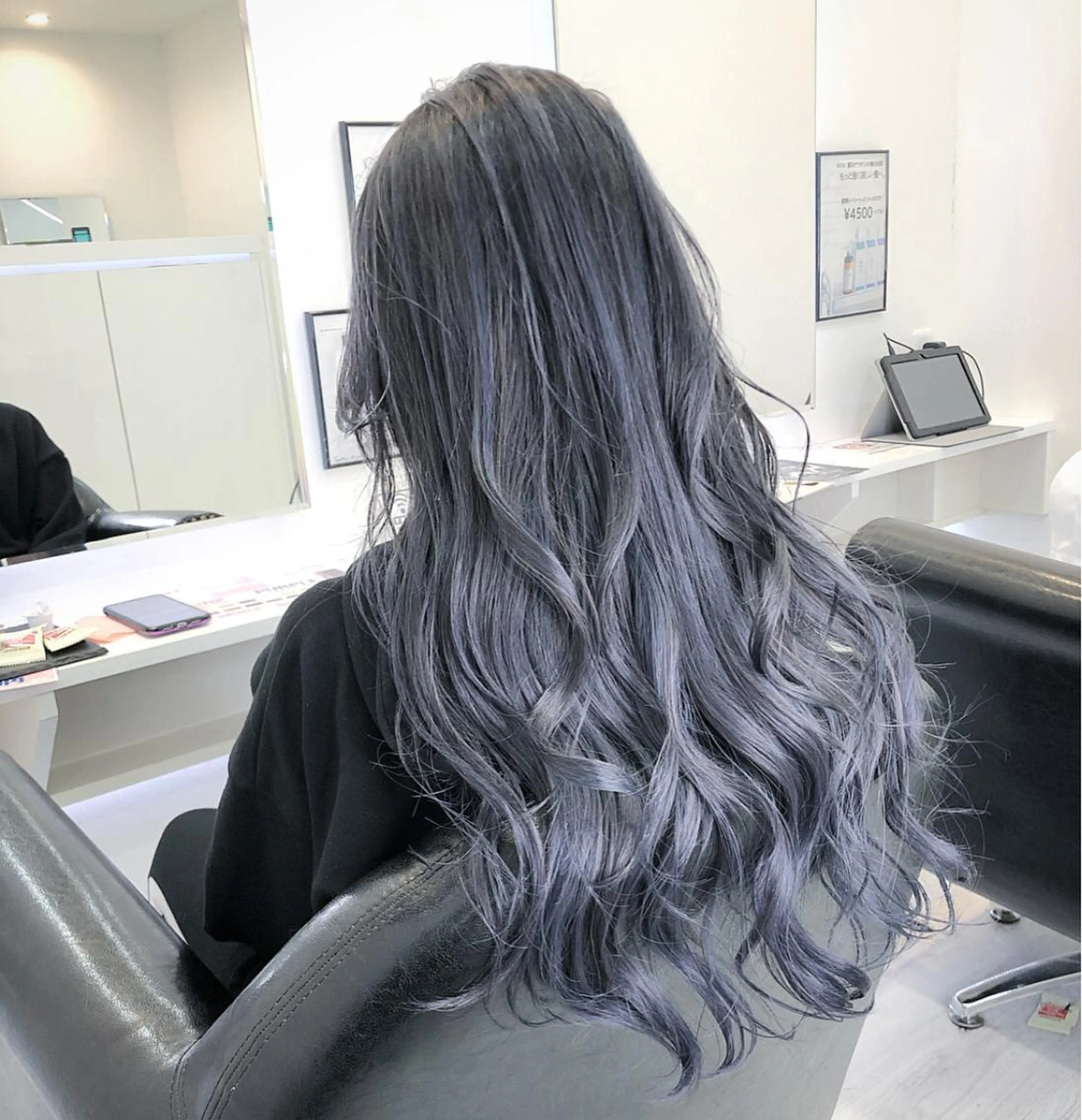 ロング レイヤーカット カット ヘアカラー Ready所属・UEKAJI Noriのヘアスタイル