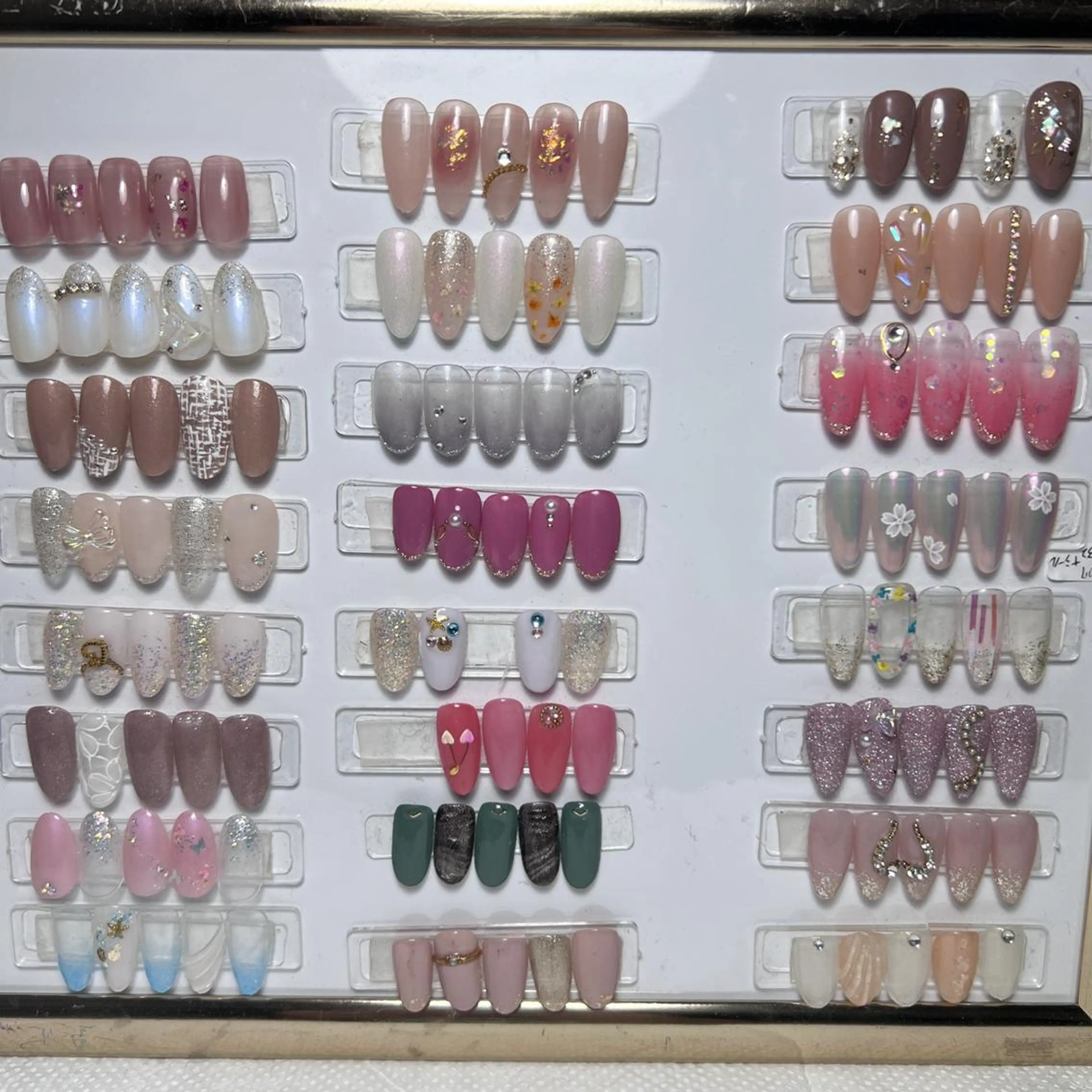 ネイル Mina🧸 韓国風ネイル🎀のネイルデザイン