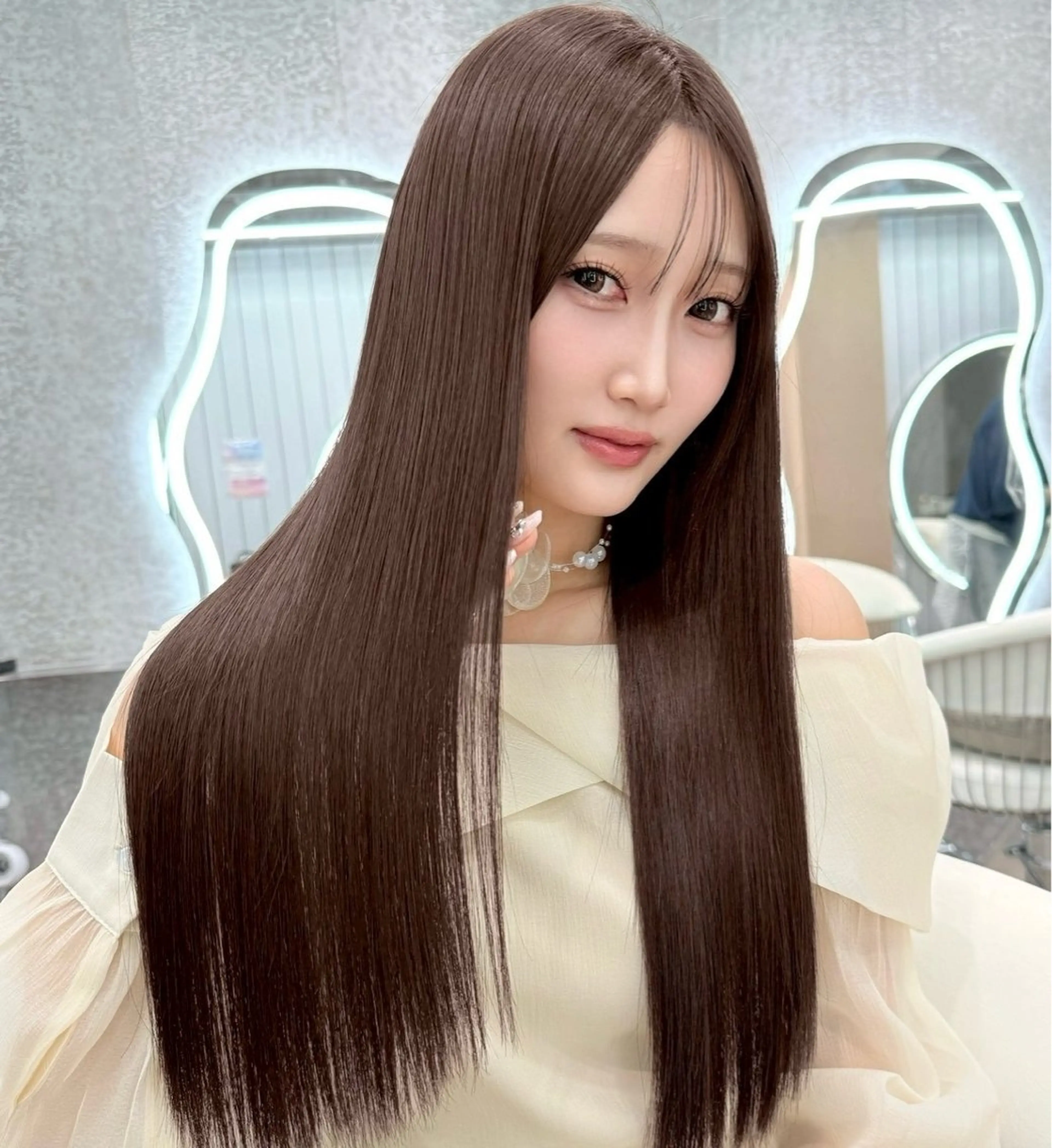 ロング カラー 切りっぱなしボブ ブリーチ ブリーチなしカラー ボブ 顔周りカット カット ヘアカラー 縮毛矯正 浦和/髪質改善/ボブ 縮毛矯正/大和田拓夢のヘアスタイル