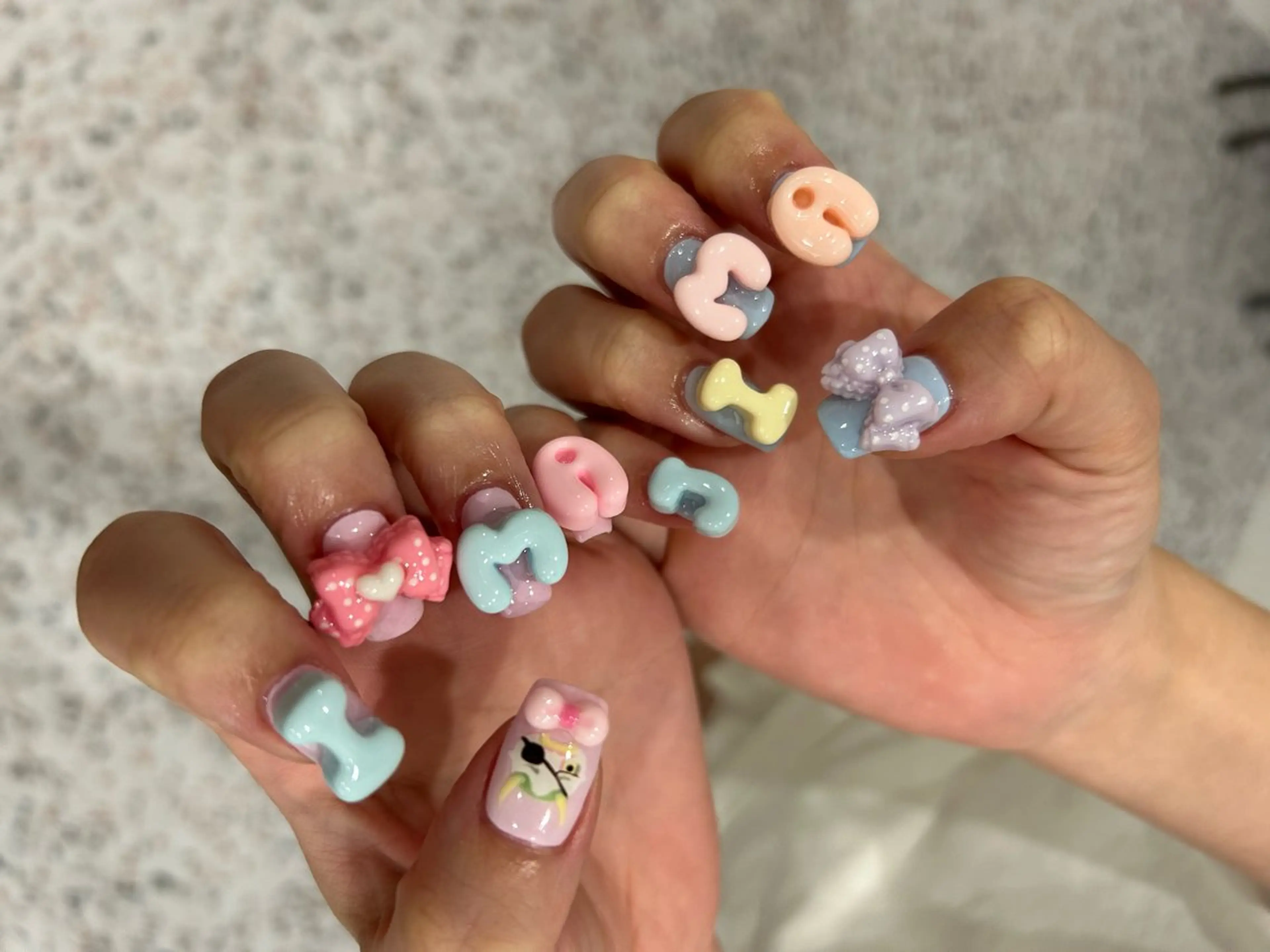 ネイル ハンドネイル snazzy所属・小松 千冬のネイルデザイン