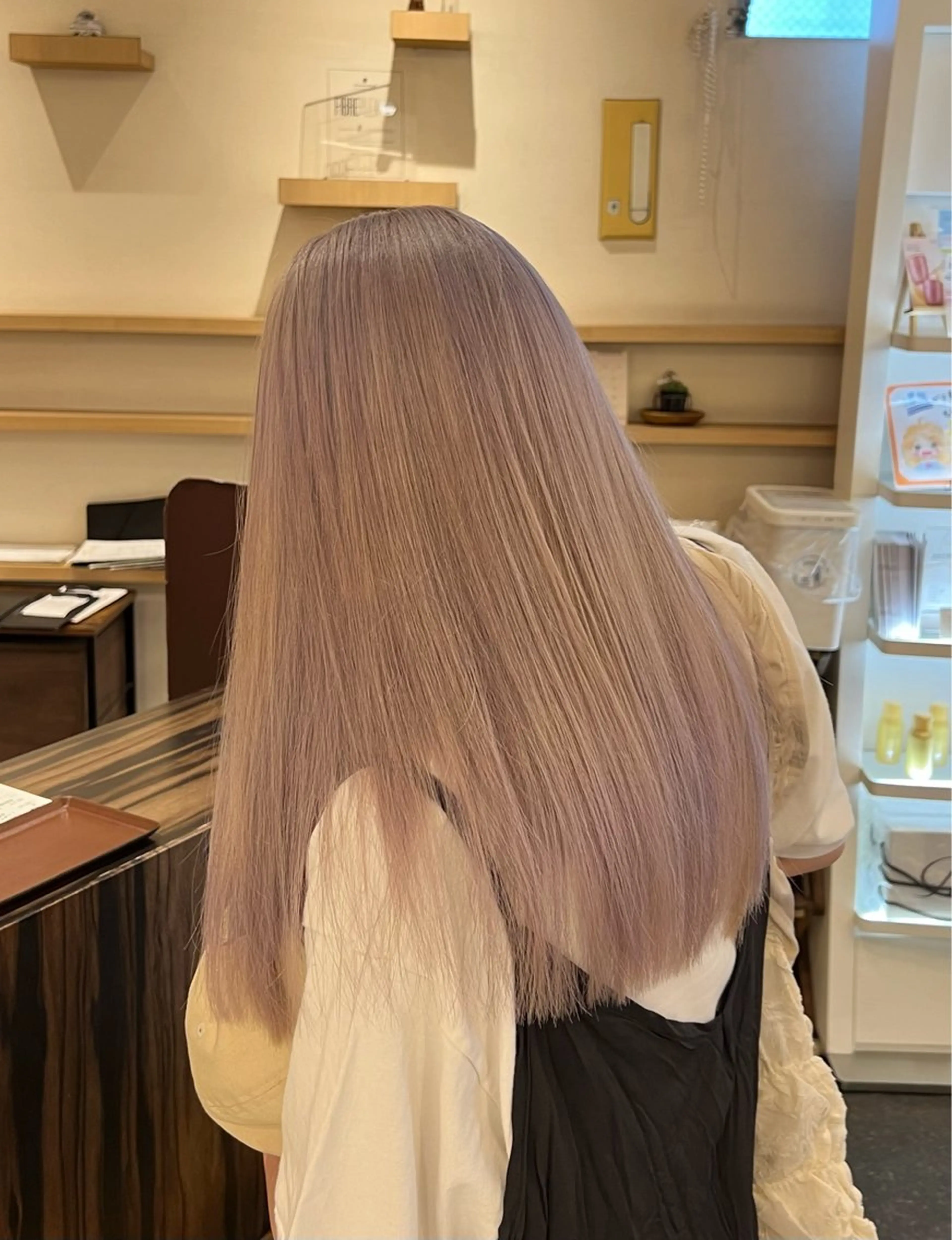 カラー ブリーチ 久永 菫のヘアスタイル