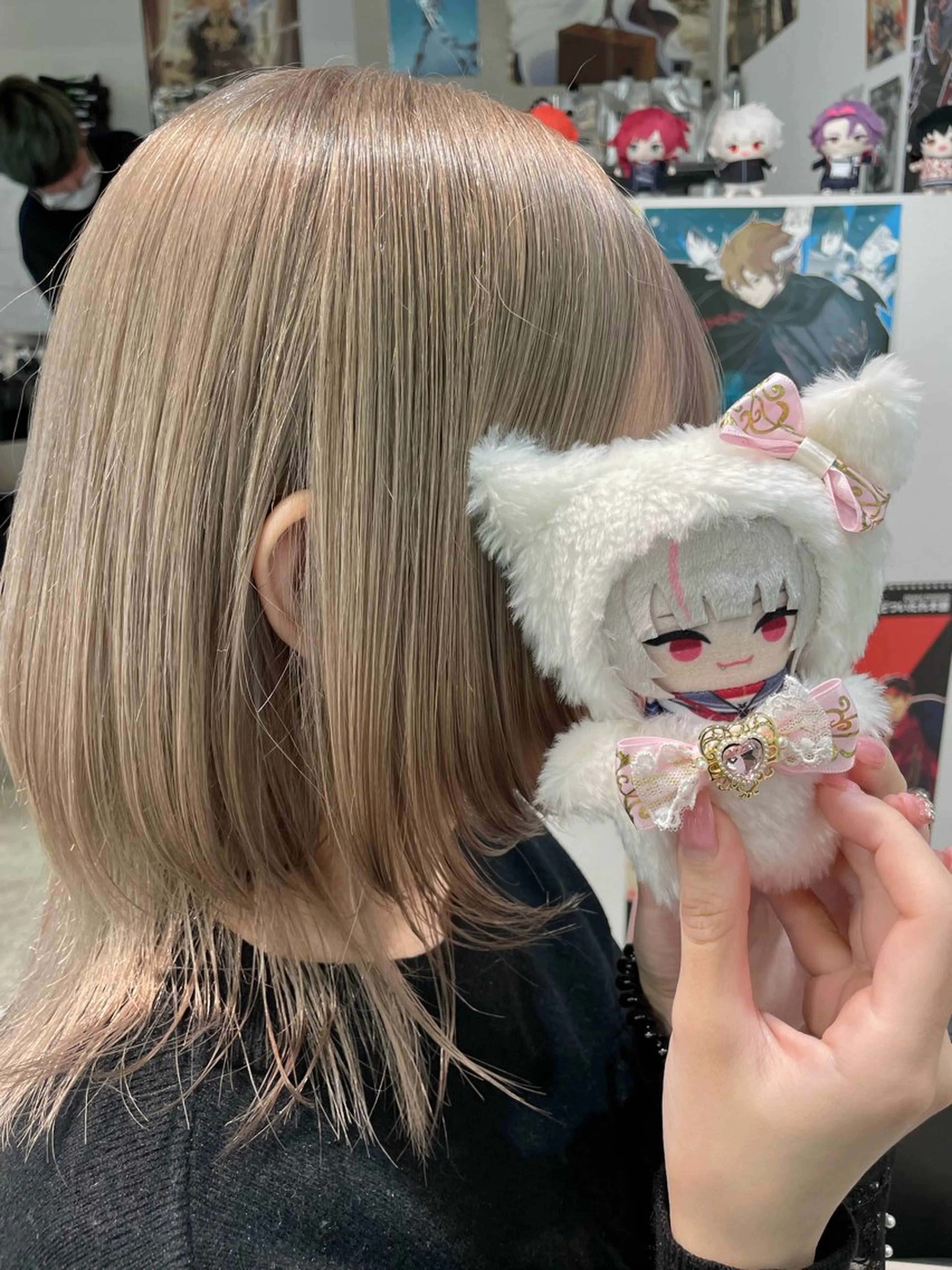 ロング カラー ベージュカラー ブリーチ ケアブリーチ ホワイトベージュ ヘアカラー トリートメント インナーカラー/推し ウルフ/アニメカラーのヘアスタイル
