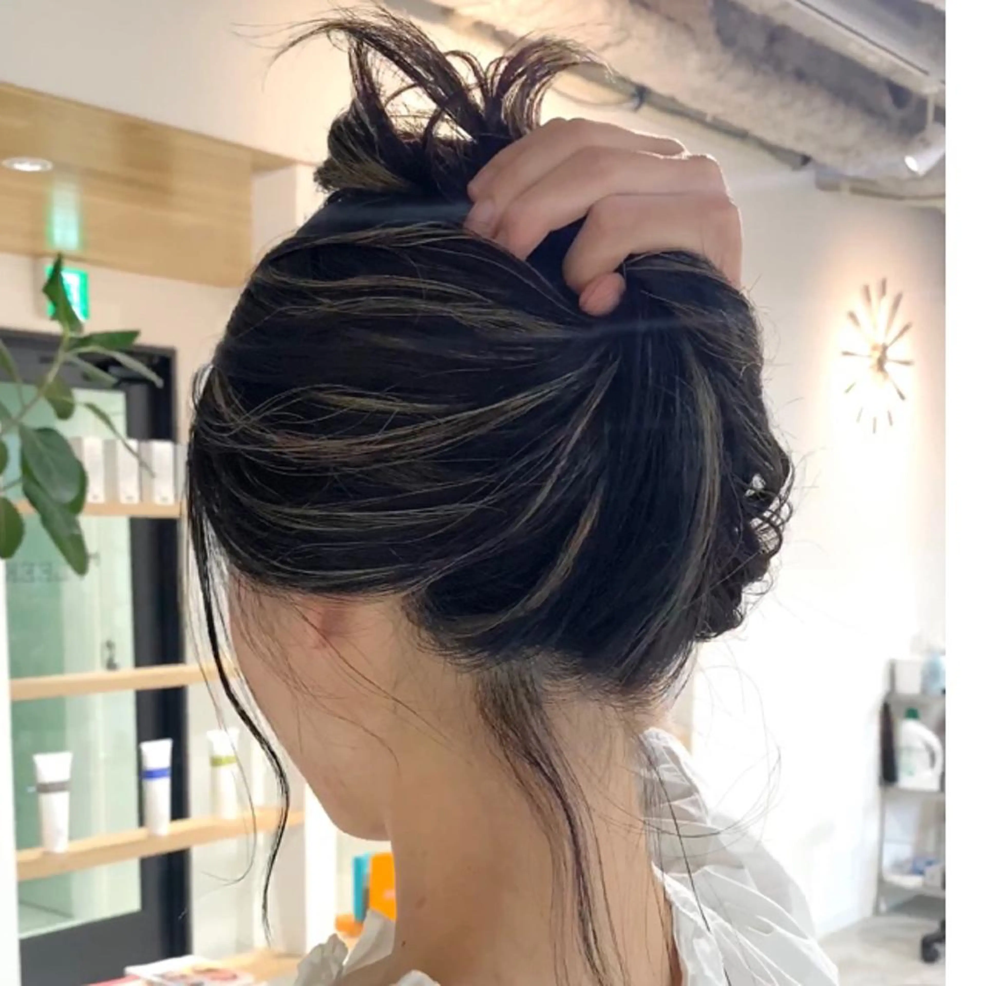 セミロング ハイライト ヘアカラー トリートメント 神戸でブリーチなら puty/レイヤーのヘアスタイル