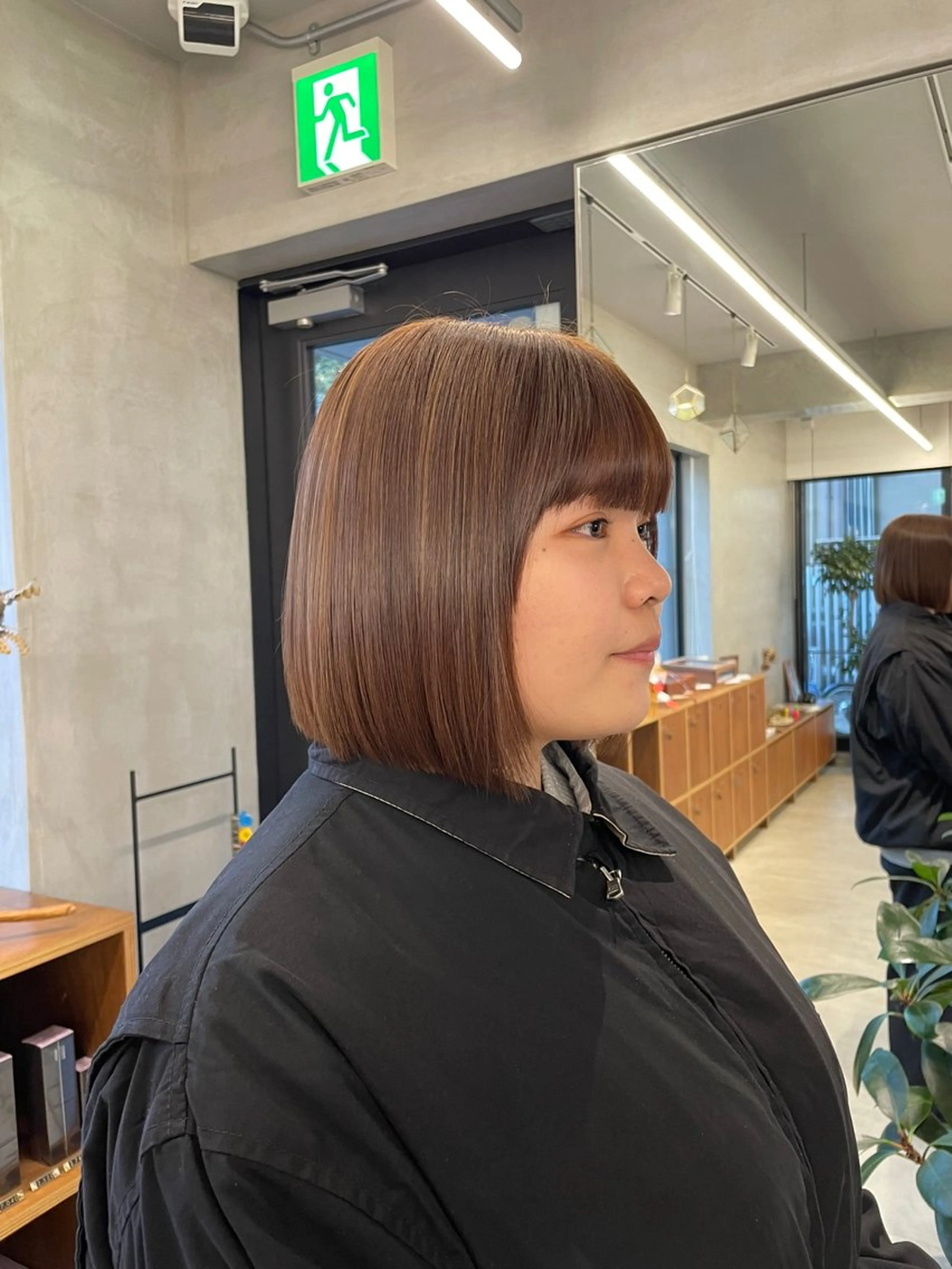 ミディアム ボブ 縮毛矯正 鶴井 美空のヘアスタイル
