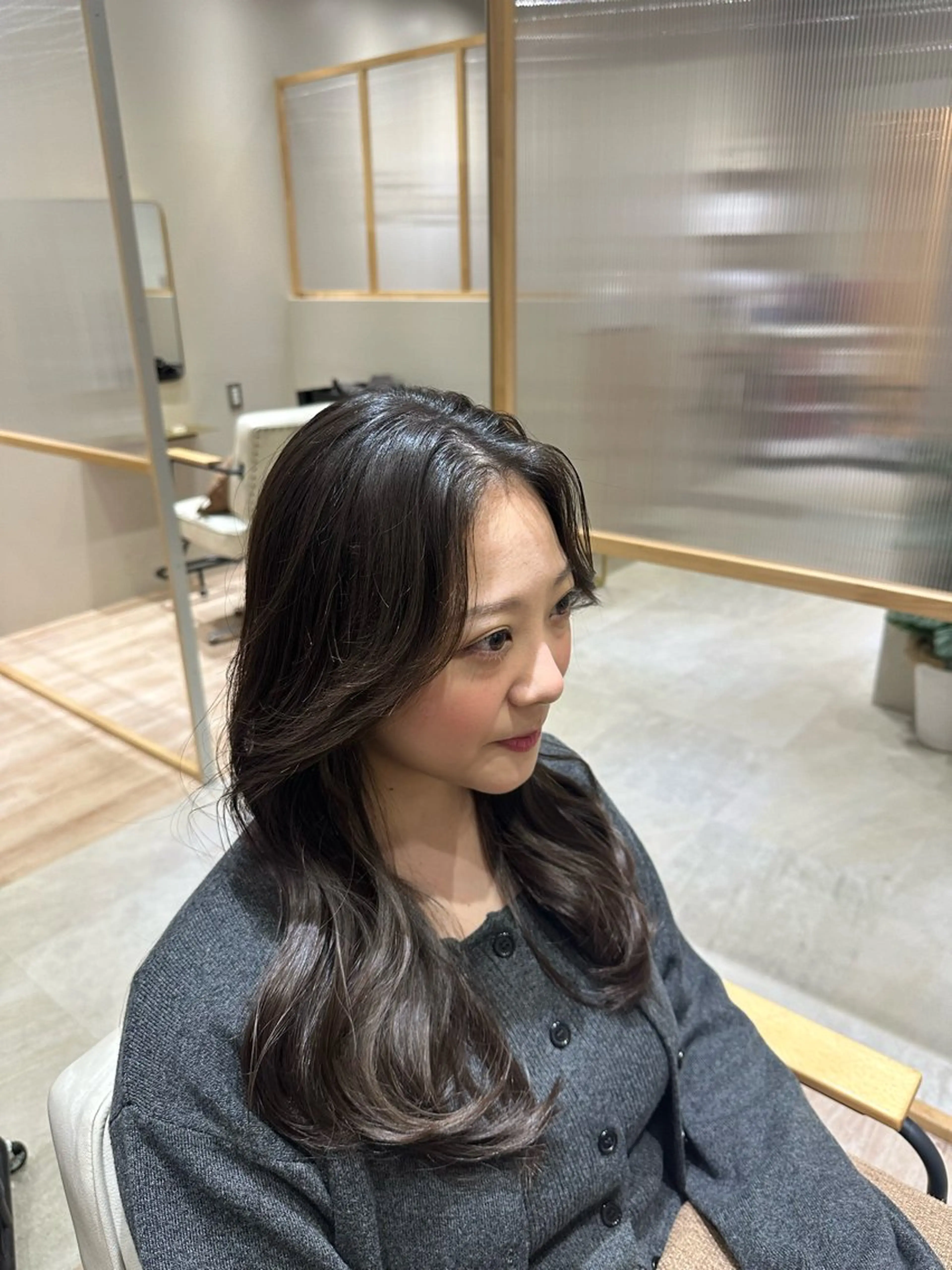 セミロング セミロングパーマ カット パーマ 中村 友莉夏のヘアスタイル