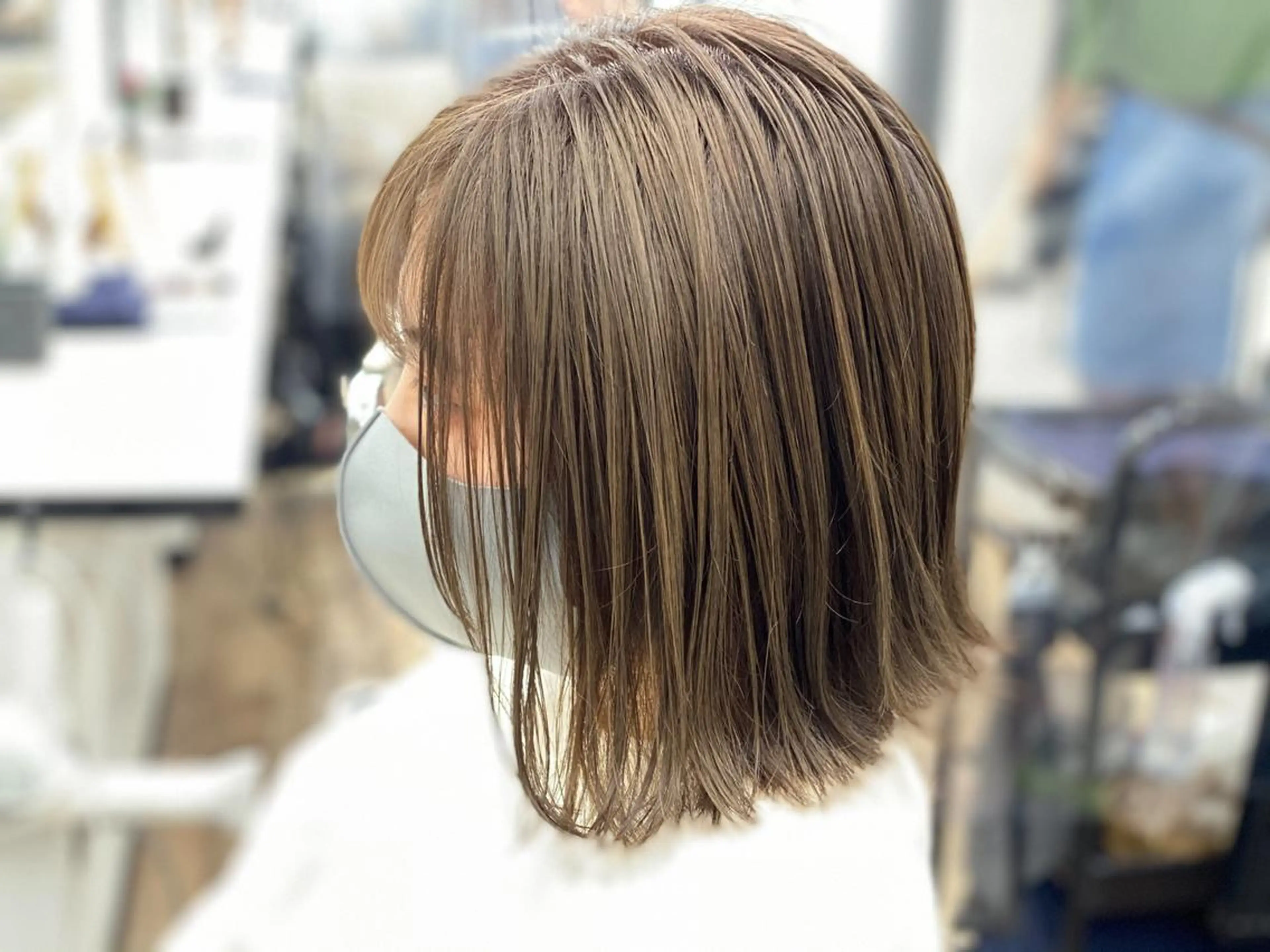 ミディアム カラー グレージュ ボブ louwe 武藤幸世のヘアスタイル