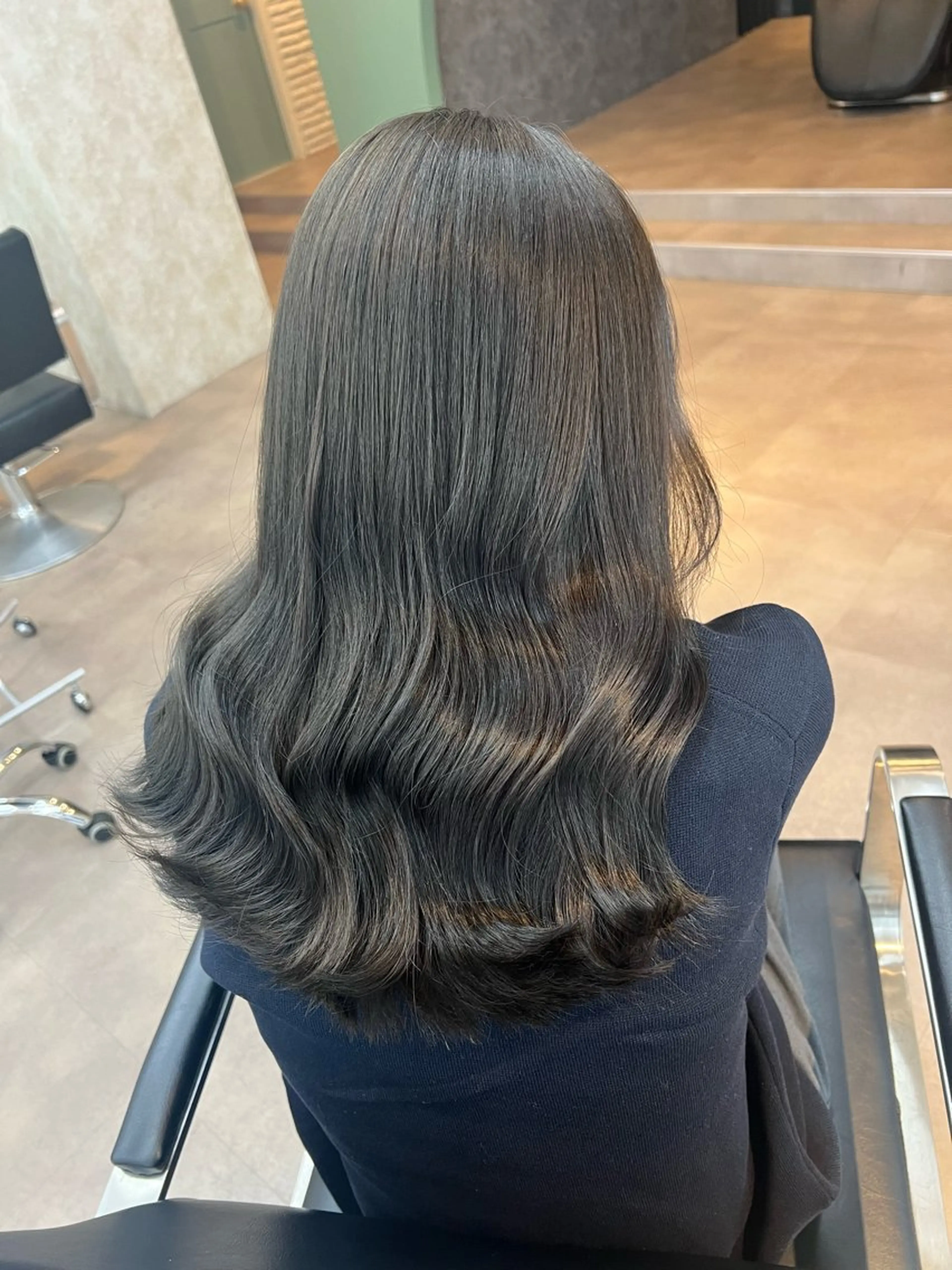 ロング カラー カット ヘアカラー トリートメント 小谷 梨奈のヘアスタイル