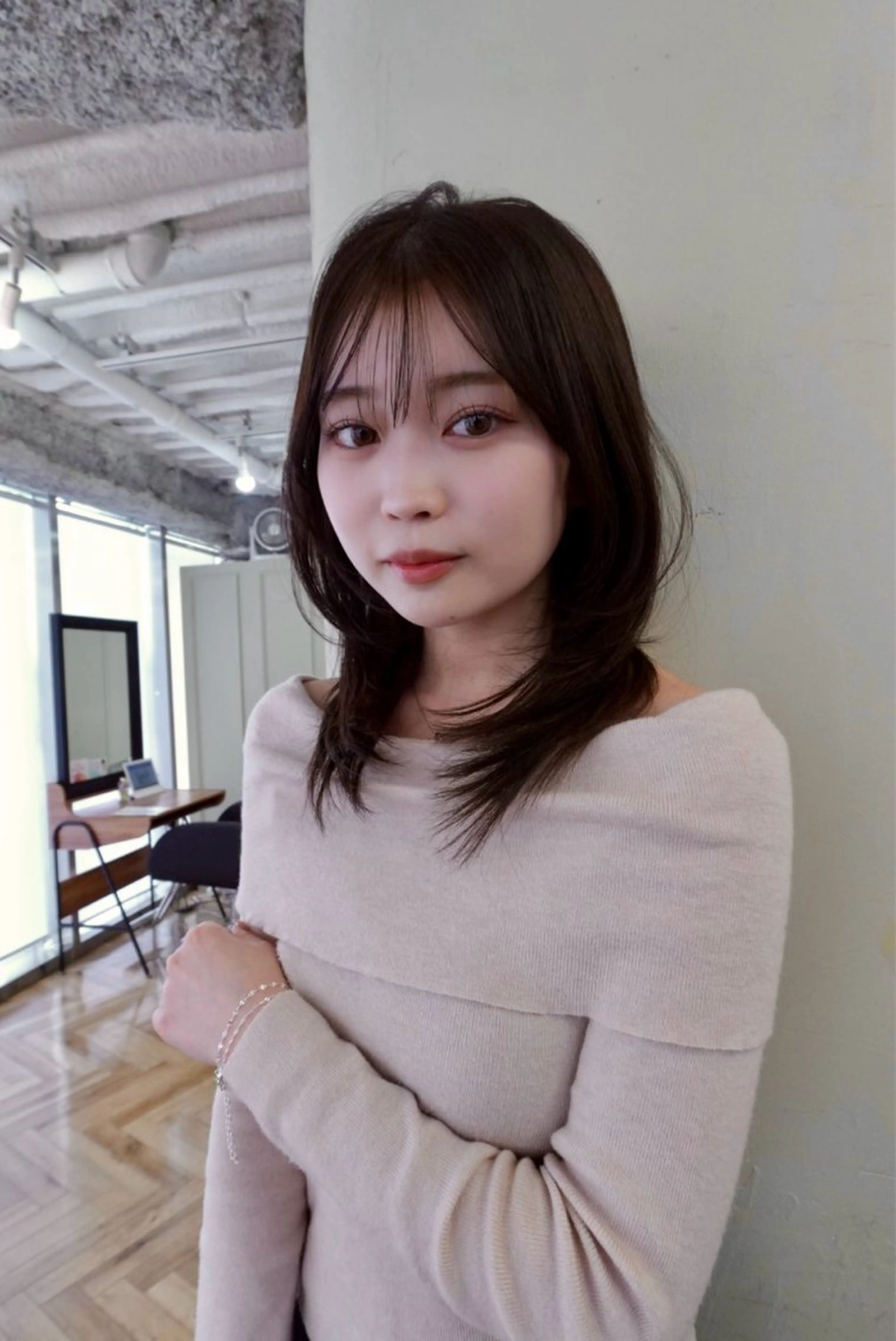 ミディアム カット ヘアカラー トリートメント ヤスザトアヤノ ／レイヤー／オリーブのヘアスタイル