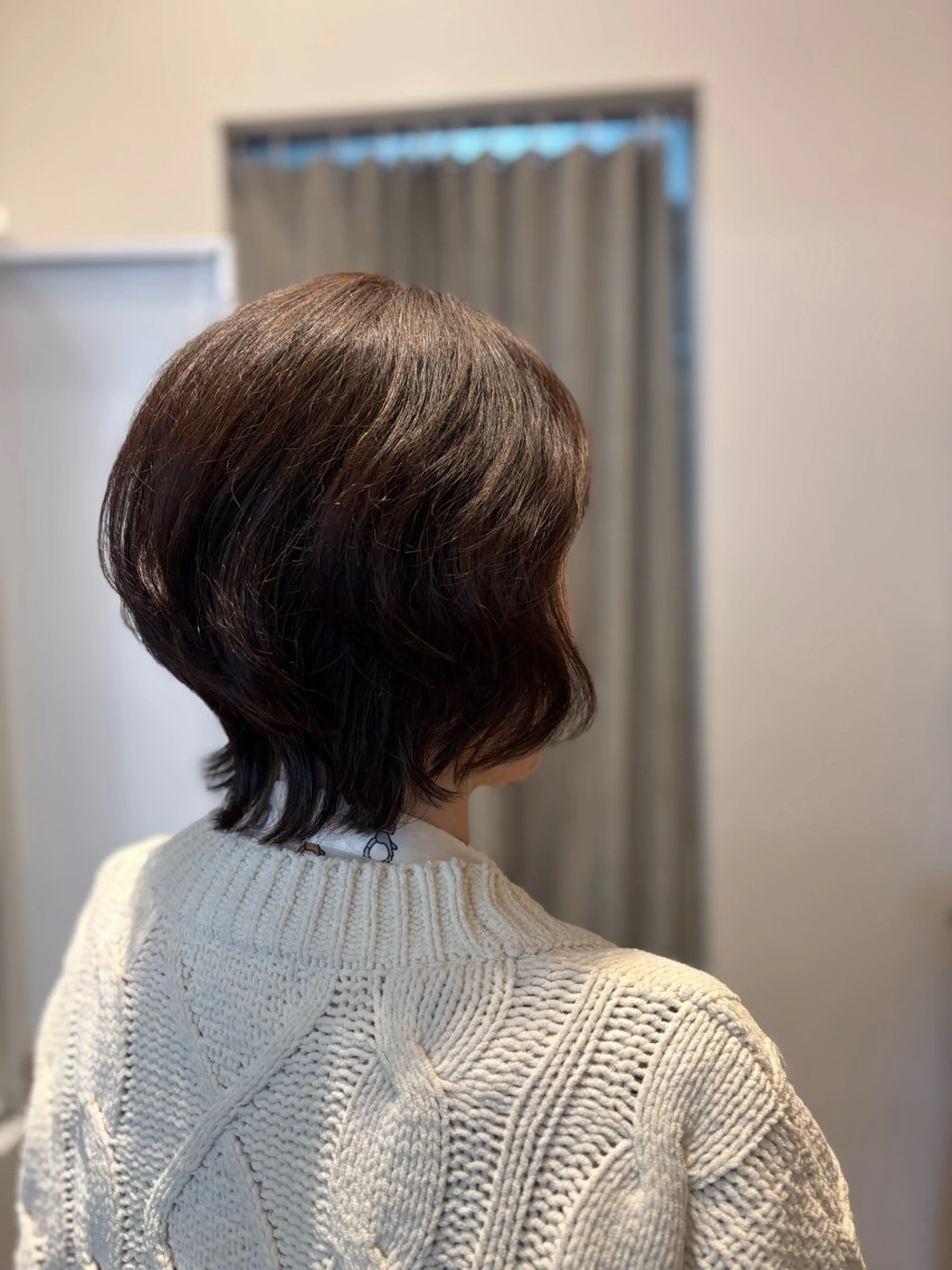 ショート カラー くせ毛 ショートヘア カネコ ナナミのヘアスタイル