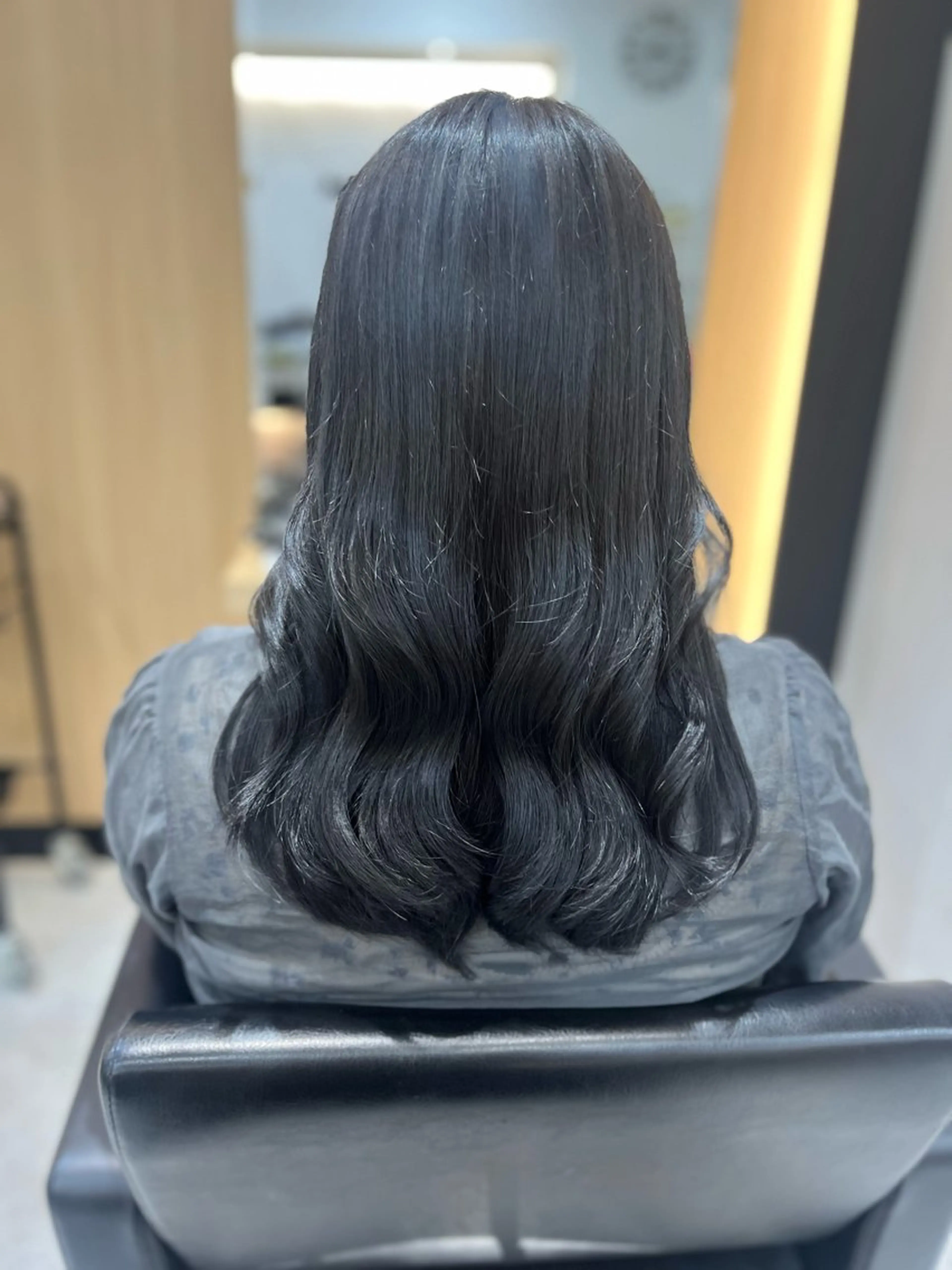 カラー アッシュ 小原 里都のヘアスタイル