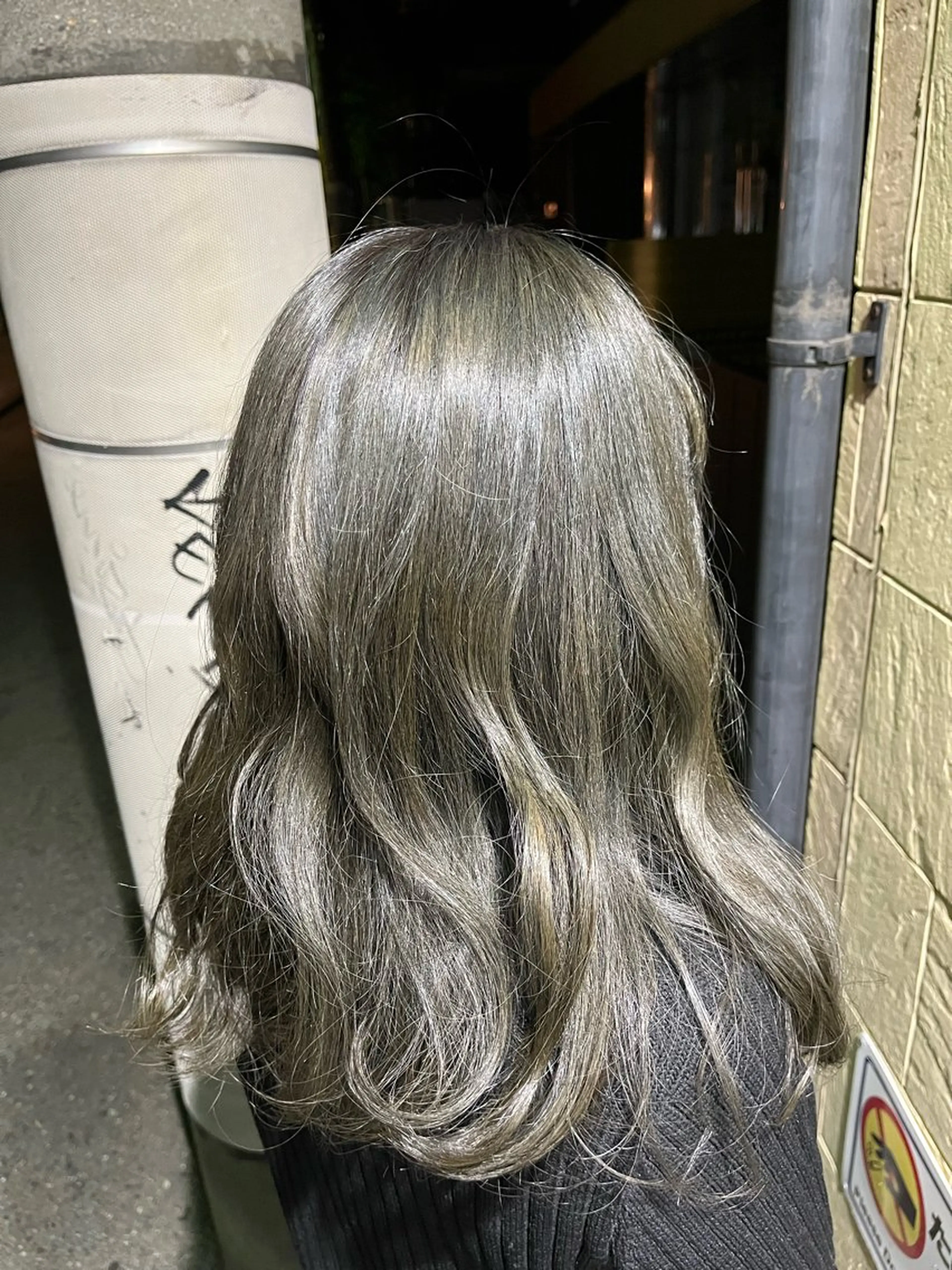 ロング カラー ダブルカラー グレージュ オリーブグレージュ オリーブグレー ヘアカラー こんの かいのヘアスタイル