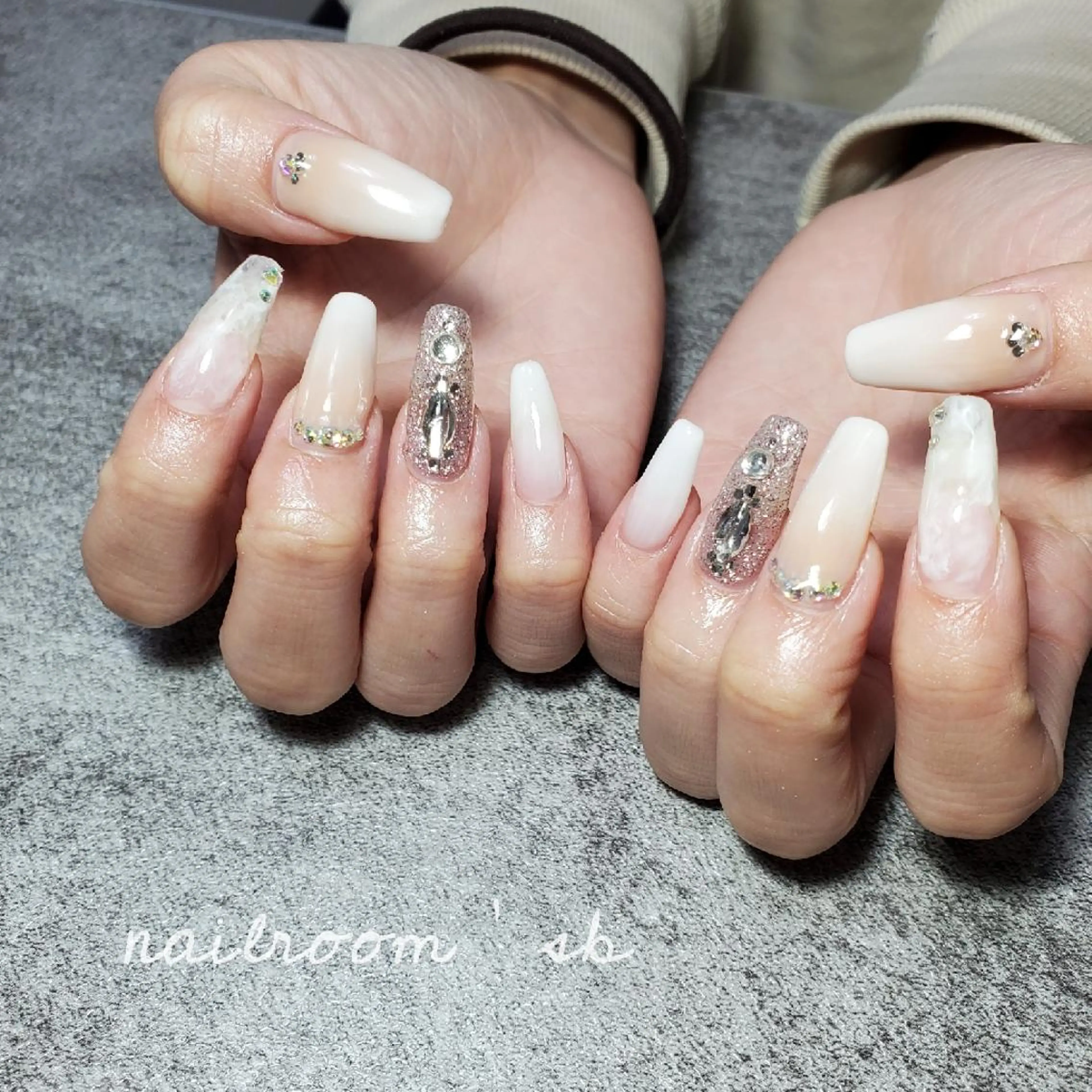 ネイル ハンドネイル nailroom‪ sb‪‪𓈒𓂂𓏸のネイルデザイン