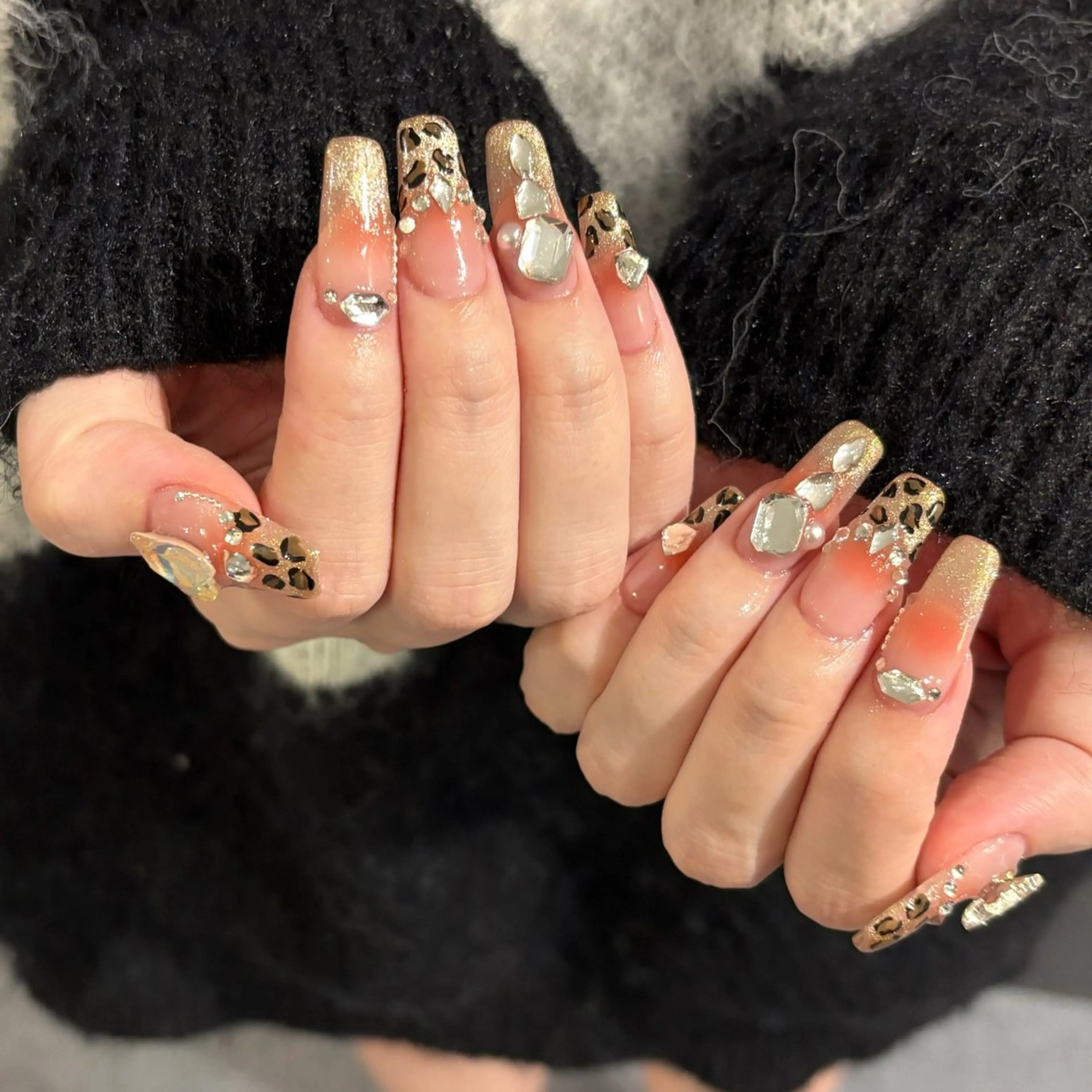 ネイル アニマル柄 チークネイル HONOKA W 【深江橋店】のネイルデザイン