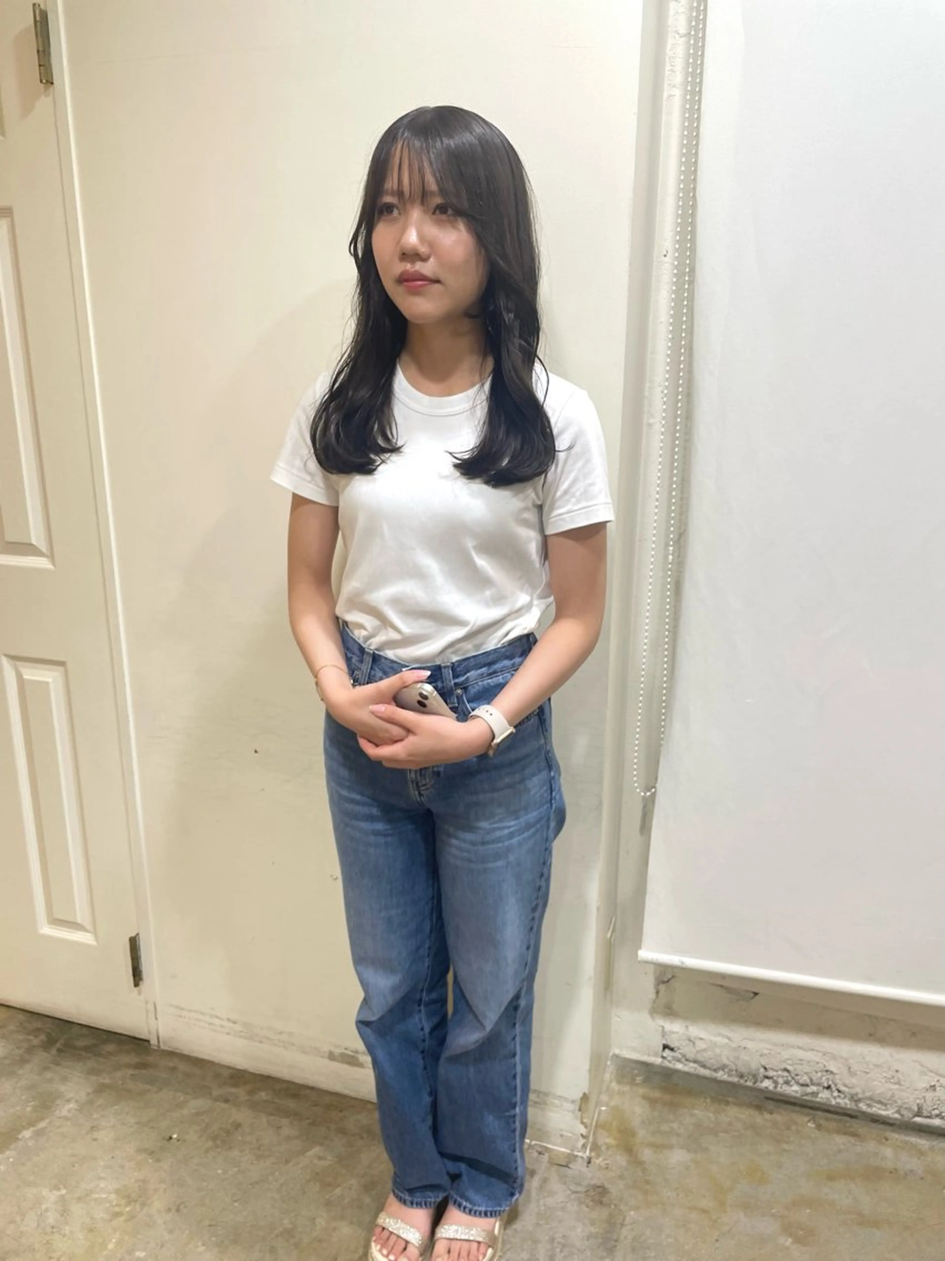 セミロング カラー アッシュ カット ヘアカラー トリートメント MIOベージュカラー 柔らかいカラーのヘアスタイル