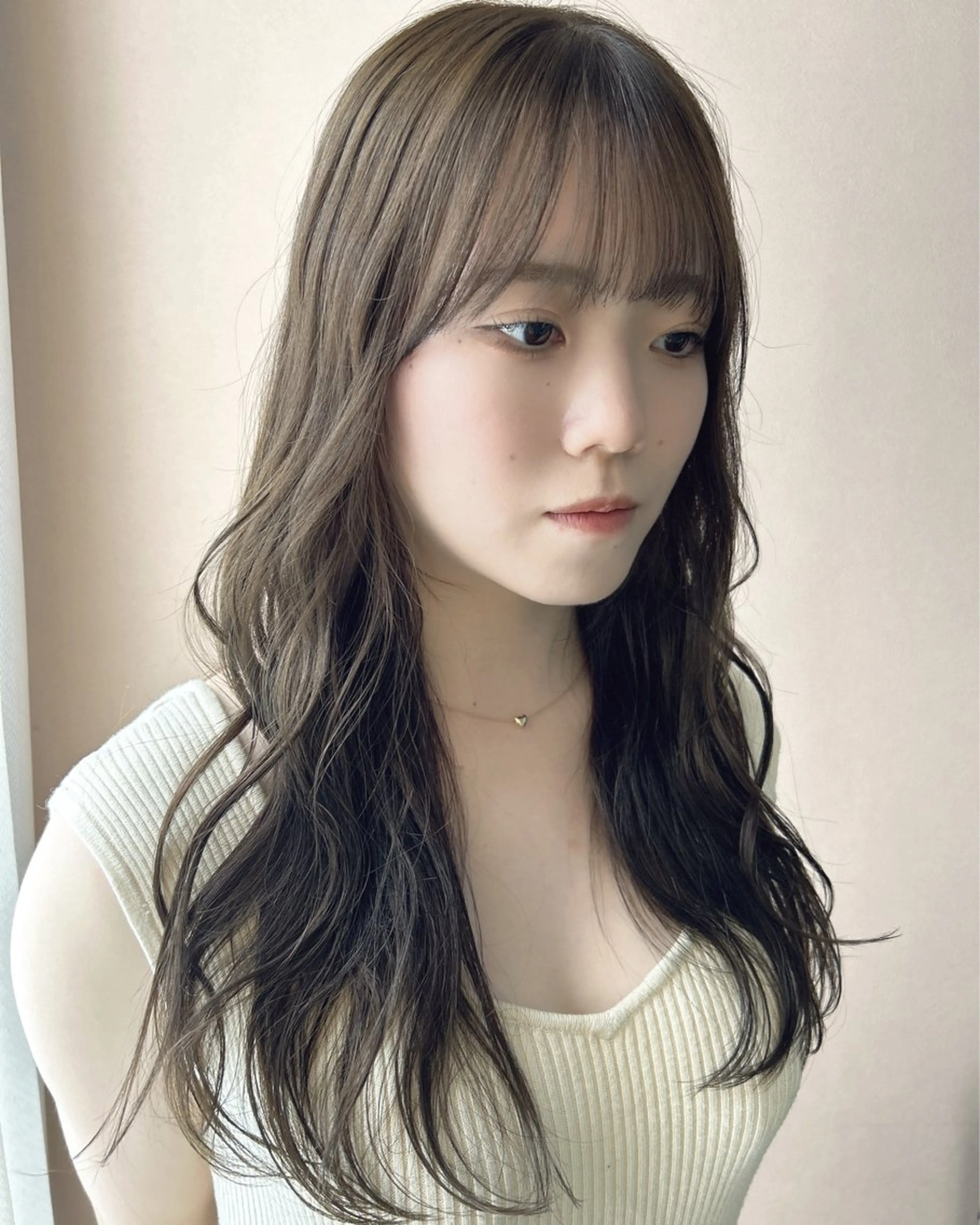 ロング カラー ベージュカラー ブリーチ ダブルカラー ミルクティーベージュ ブリーチなしカラー カット ヘアカラー トリートメント hubhair レイヤー/透明感のヘアスタイル