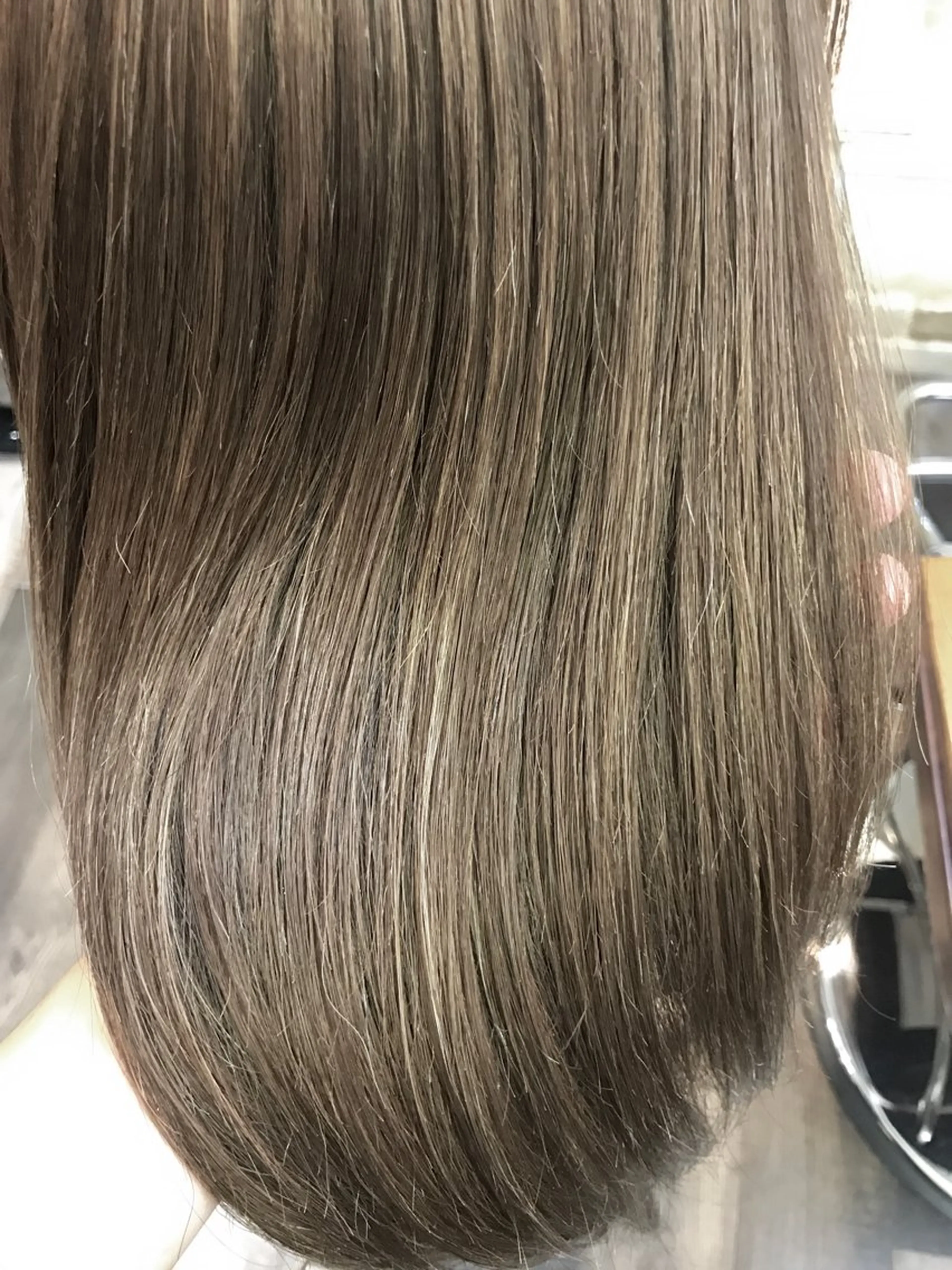 セミロング カラー 🤍透明感カラー🤍 Moeのヘアスタイル