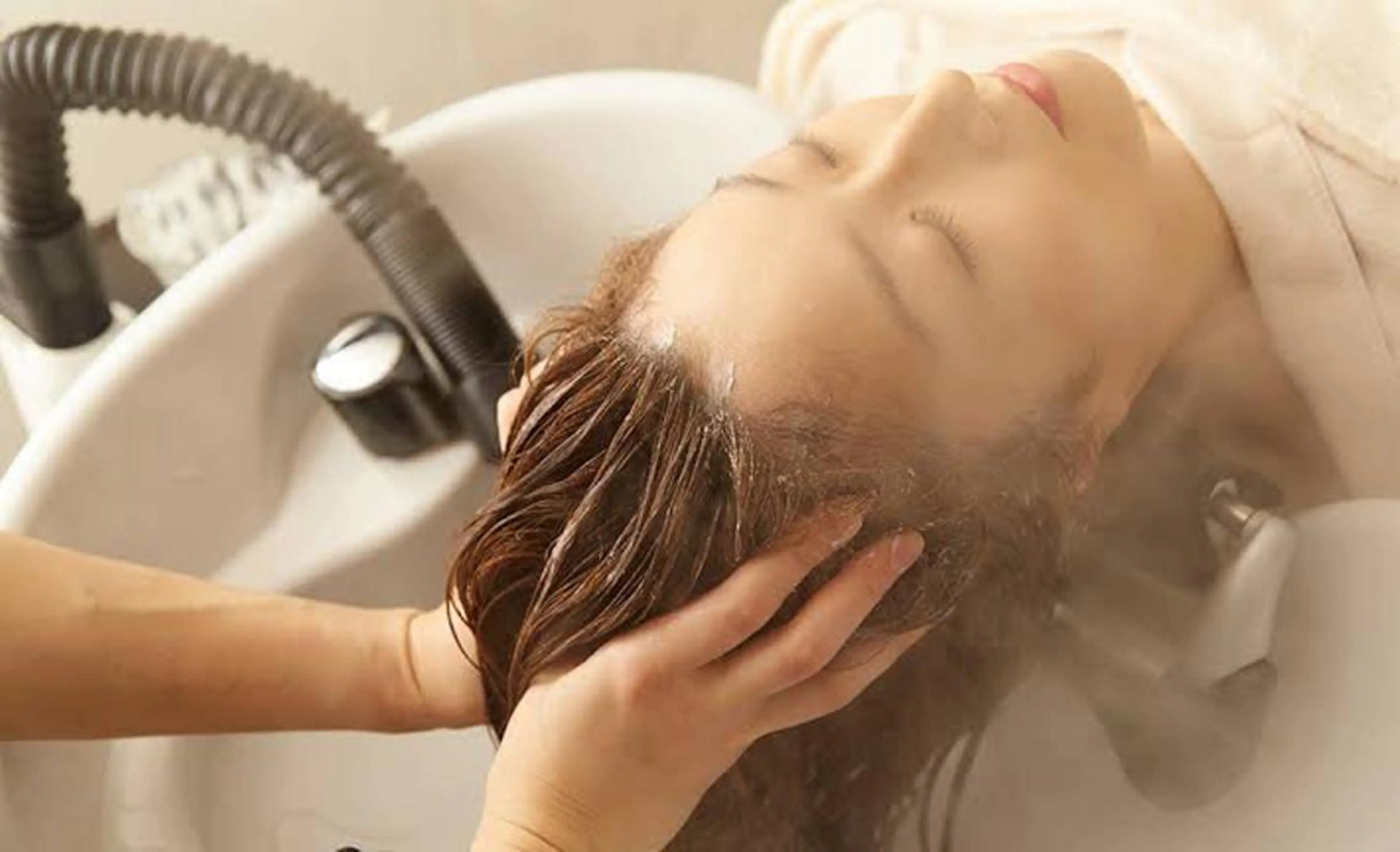 特別リラックスメニュー💇　『10分ヘッドスパ』+『オージュアフルオーダートリートメント』シャンプー&ブロー付きの写真