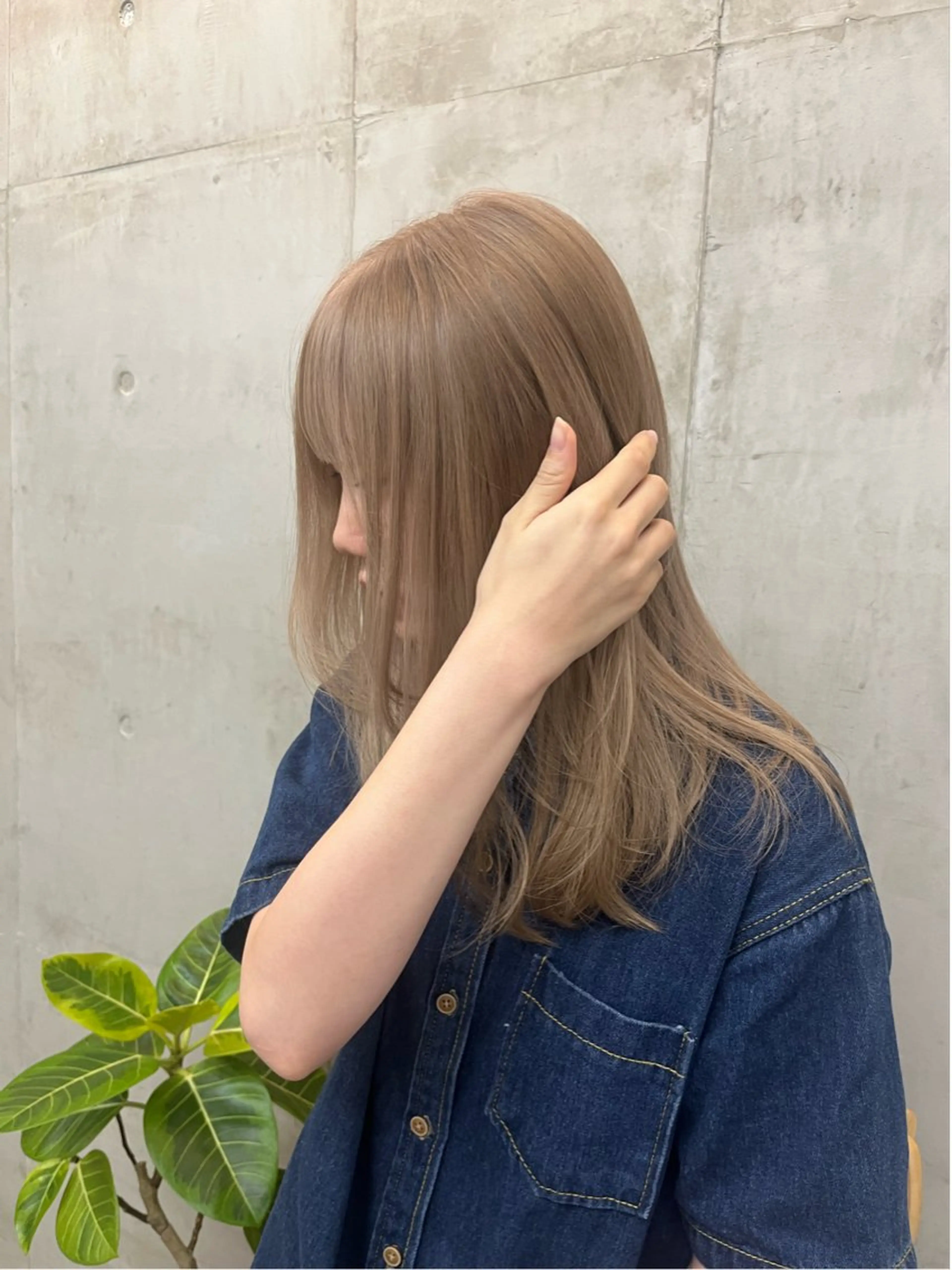 セミロング 顔周りカット ヘアカラー SALT WATER所属・🫐 𝐌𝐚𝐨 🫐ボブモデル募集のヘアスタイル