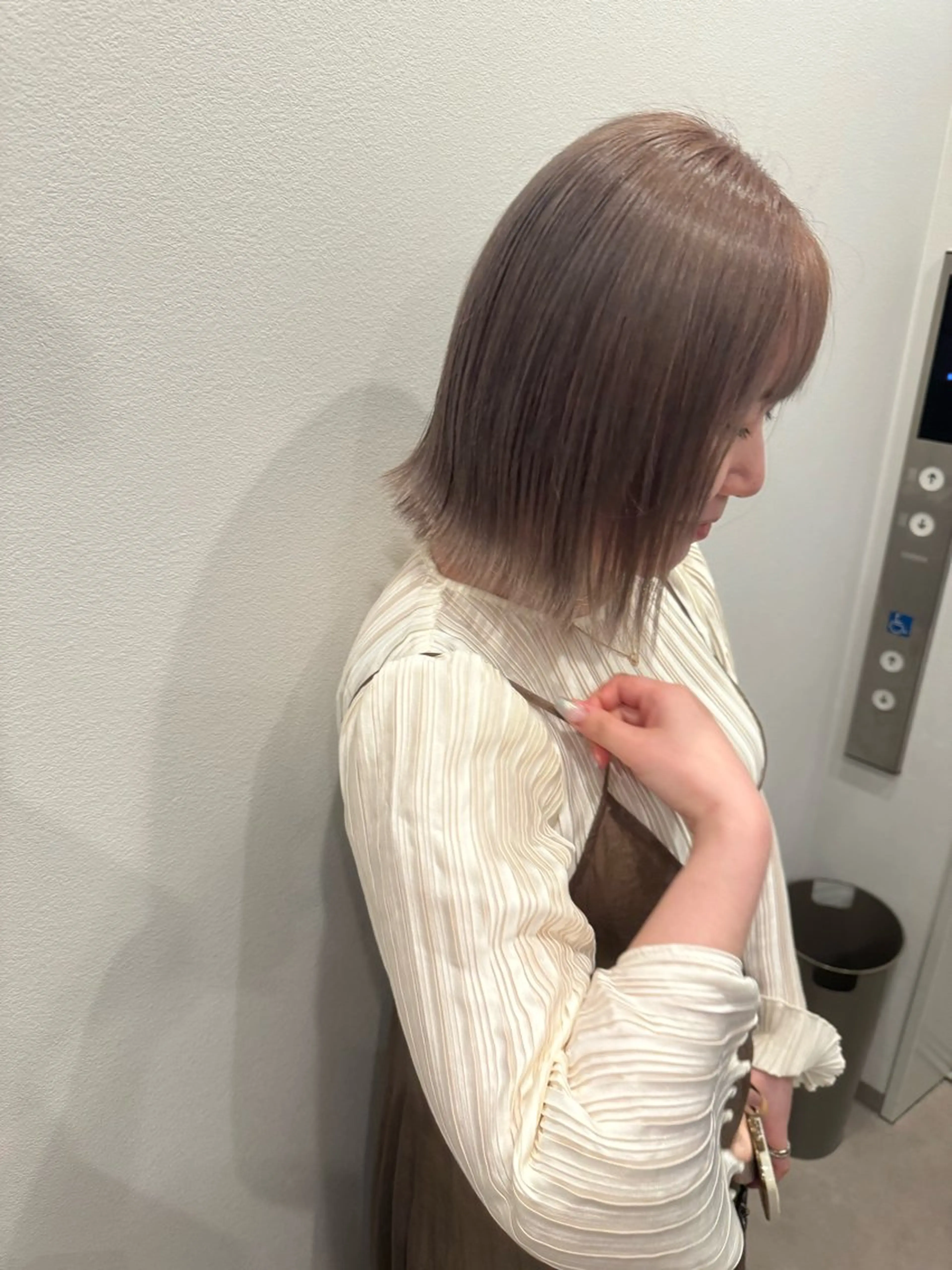 ミディアム 水口 莉央のヘアスタイル