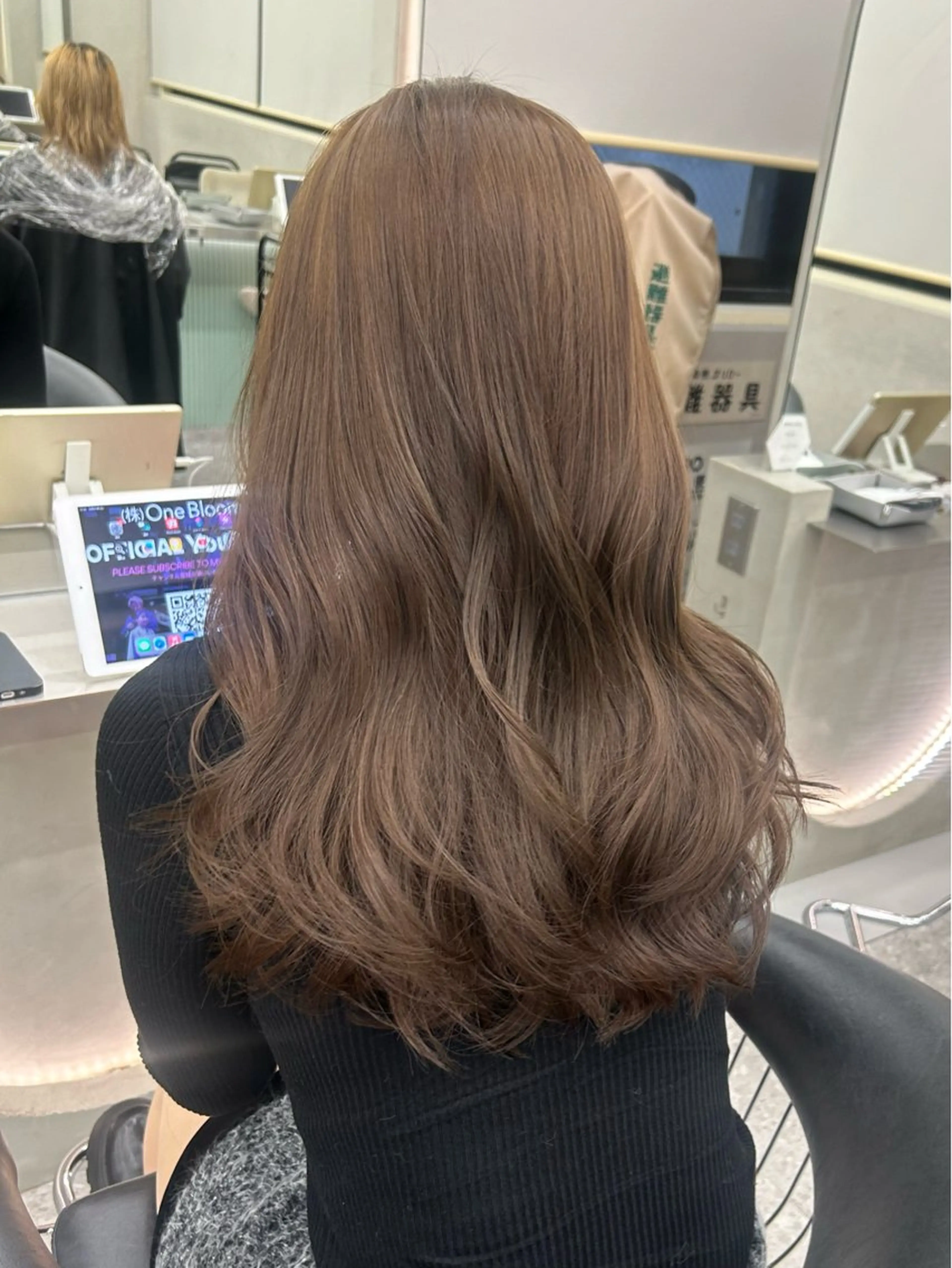 ミディアム ヘアアレンジ カット ヘアカラー トリートメント ふみか🎀 ベージュカラーのヘアスタイル