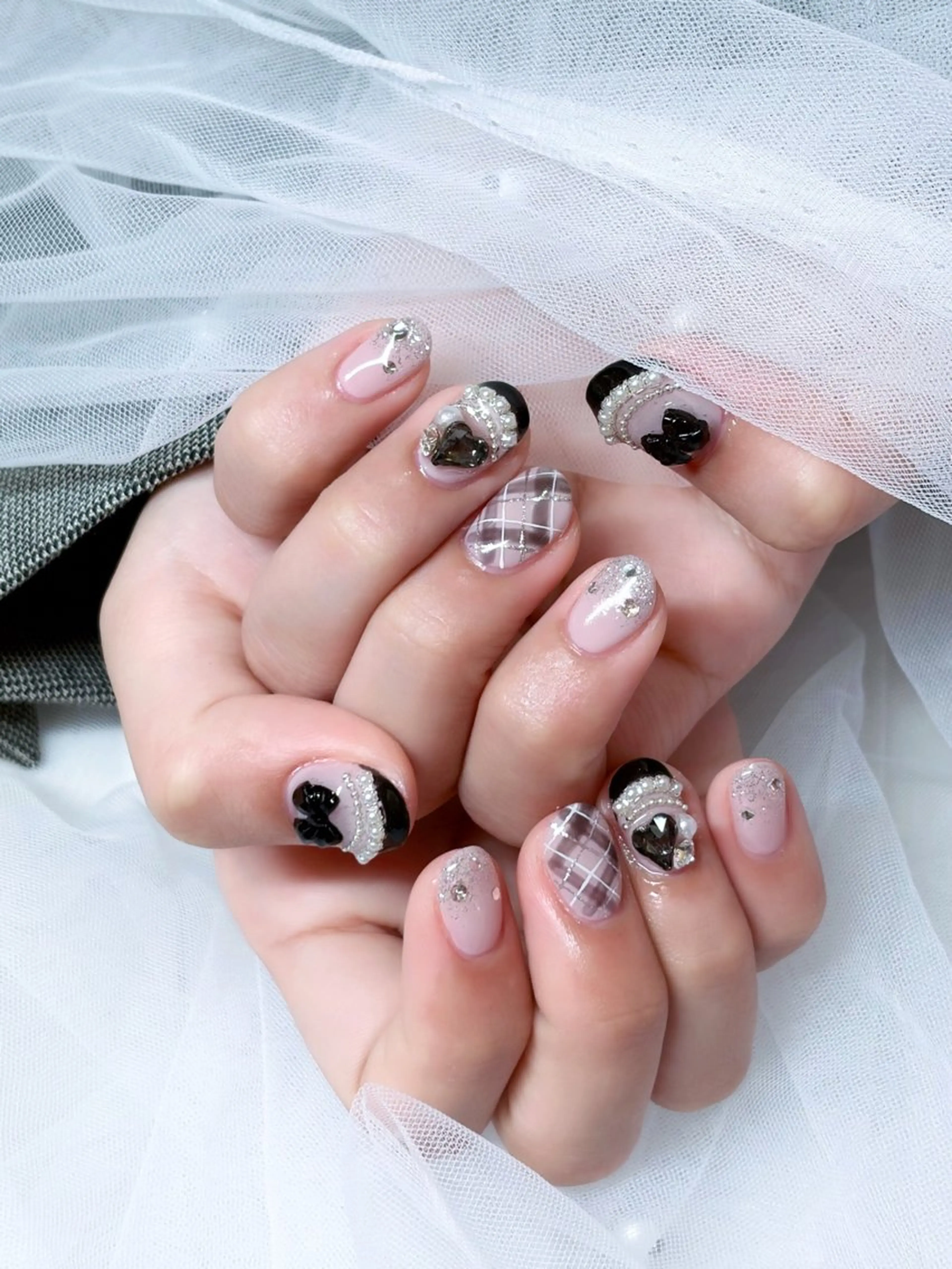 ネイル ハンドネイル brooch yukinoのネイルデザイン