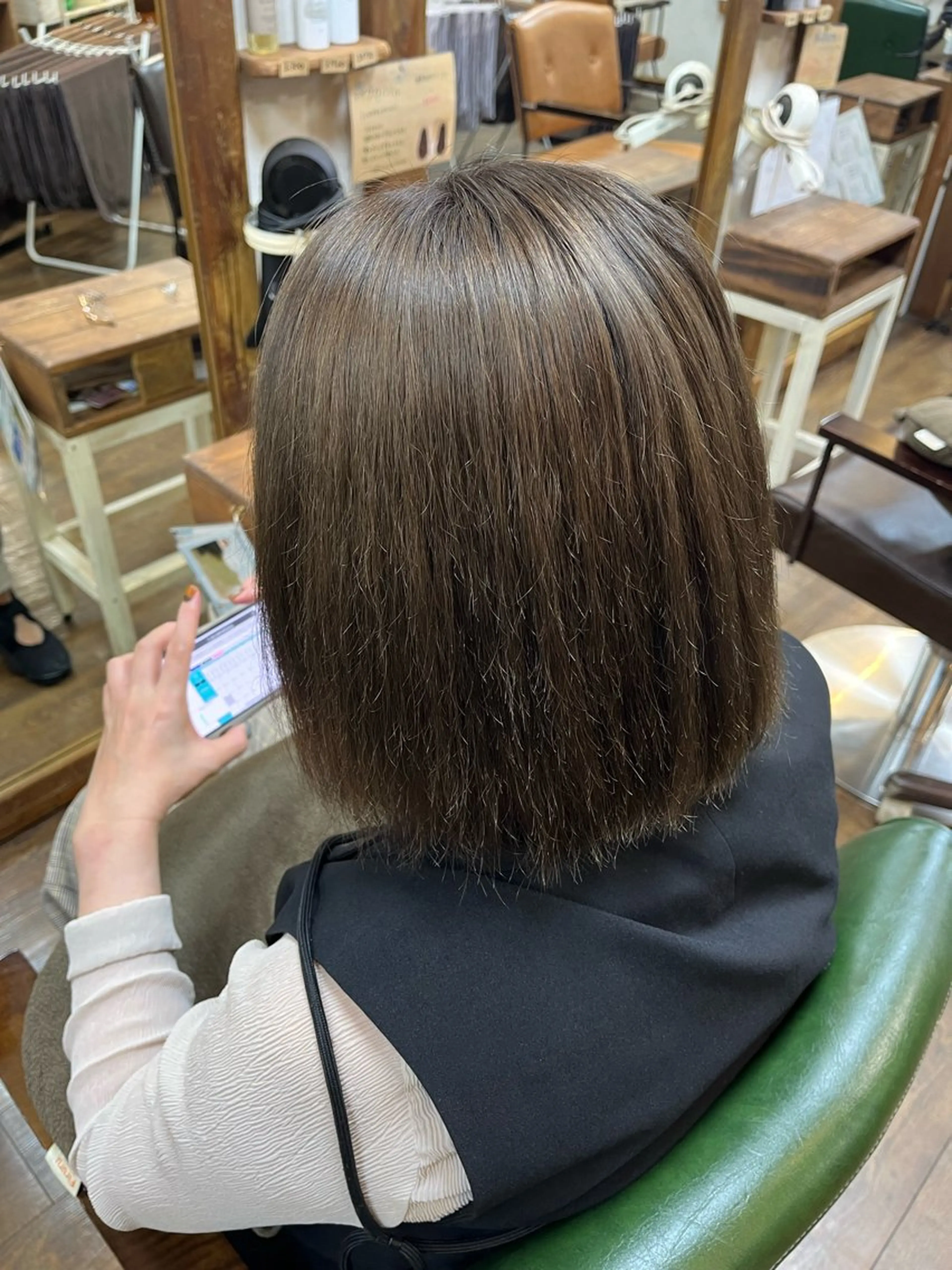 ミディアム カラー 木 村のヘアスタイル
