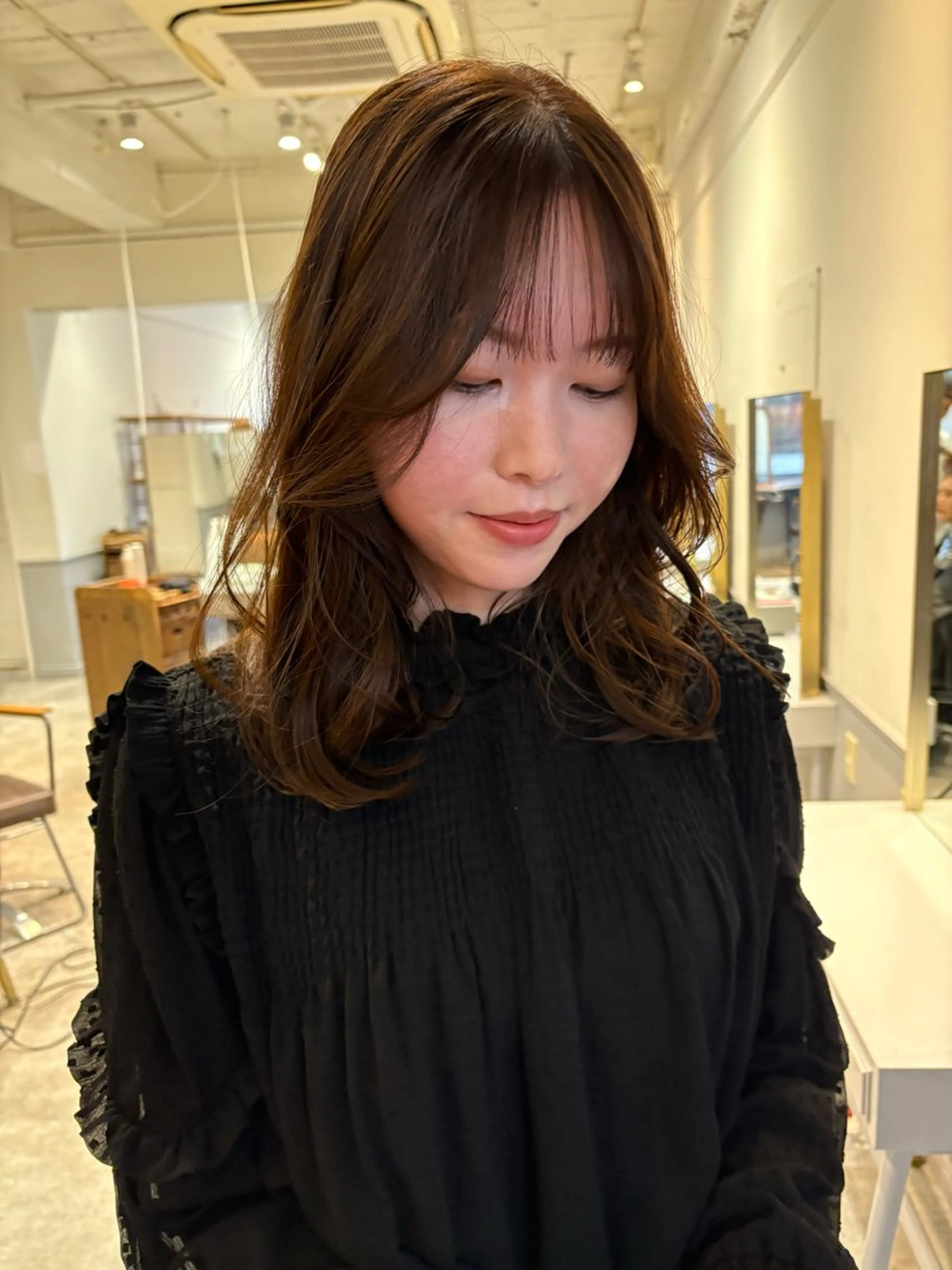 ミディアム ヘアカラー SIKI yuuna モテ韓国ヘア☁️のヘアスタイル