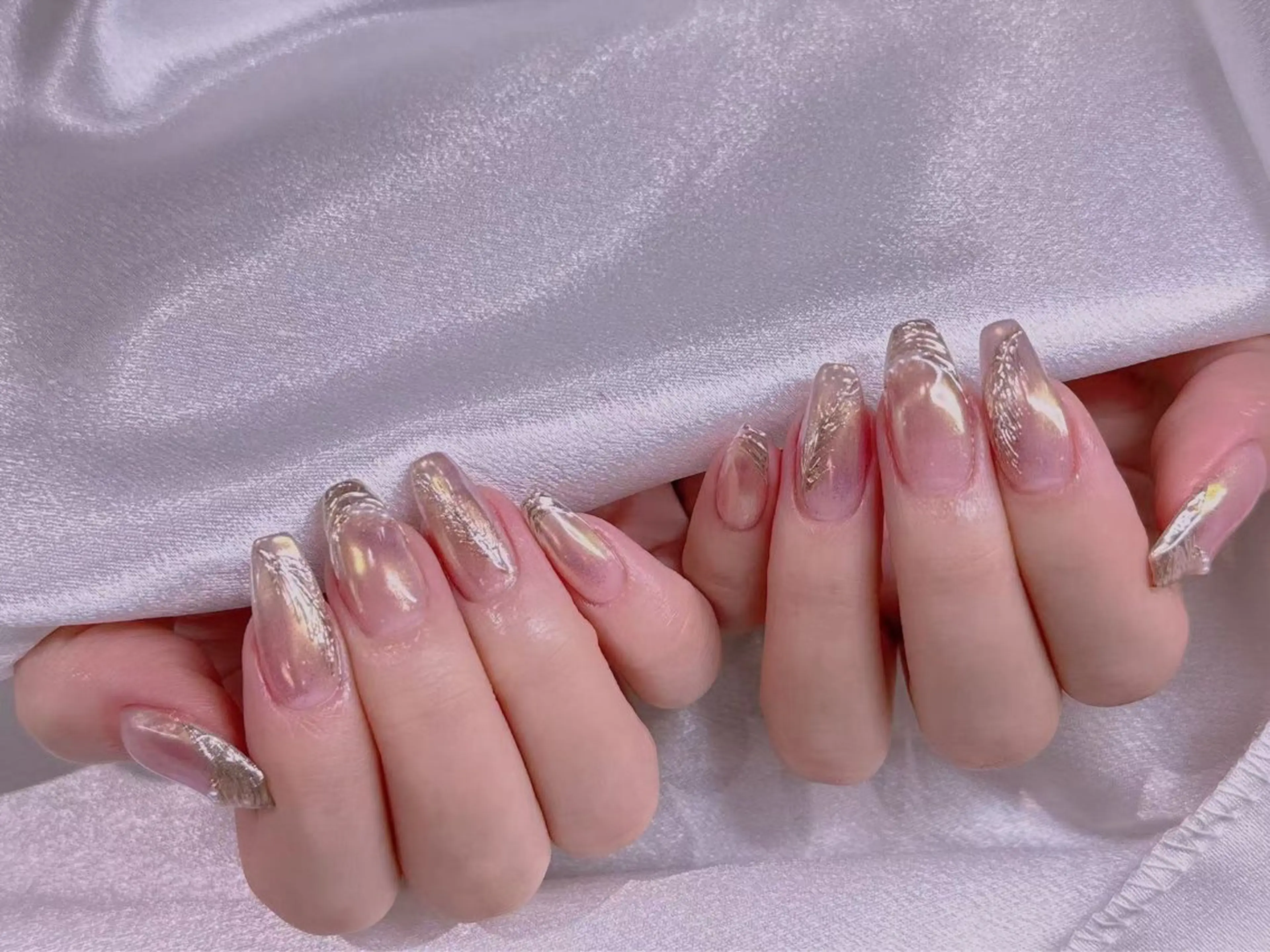 ネイル ブルー チークネイル フレンチネイル ハート ホログラムネイル 美爪パラジェル導入店 Sunnilyのネイルデザイン