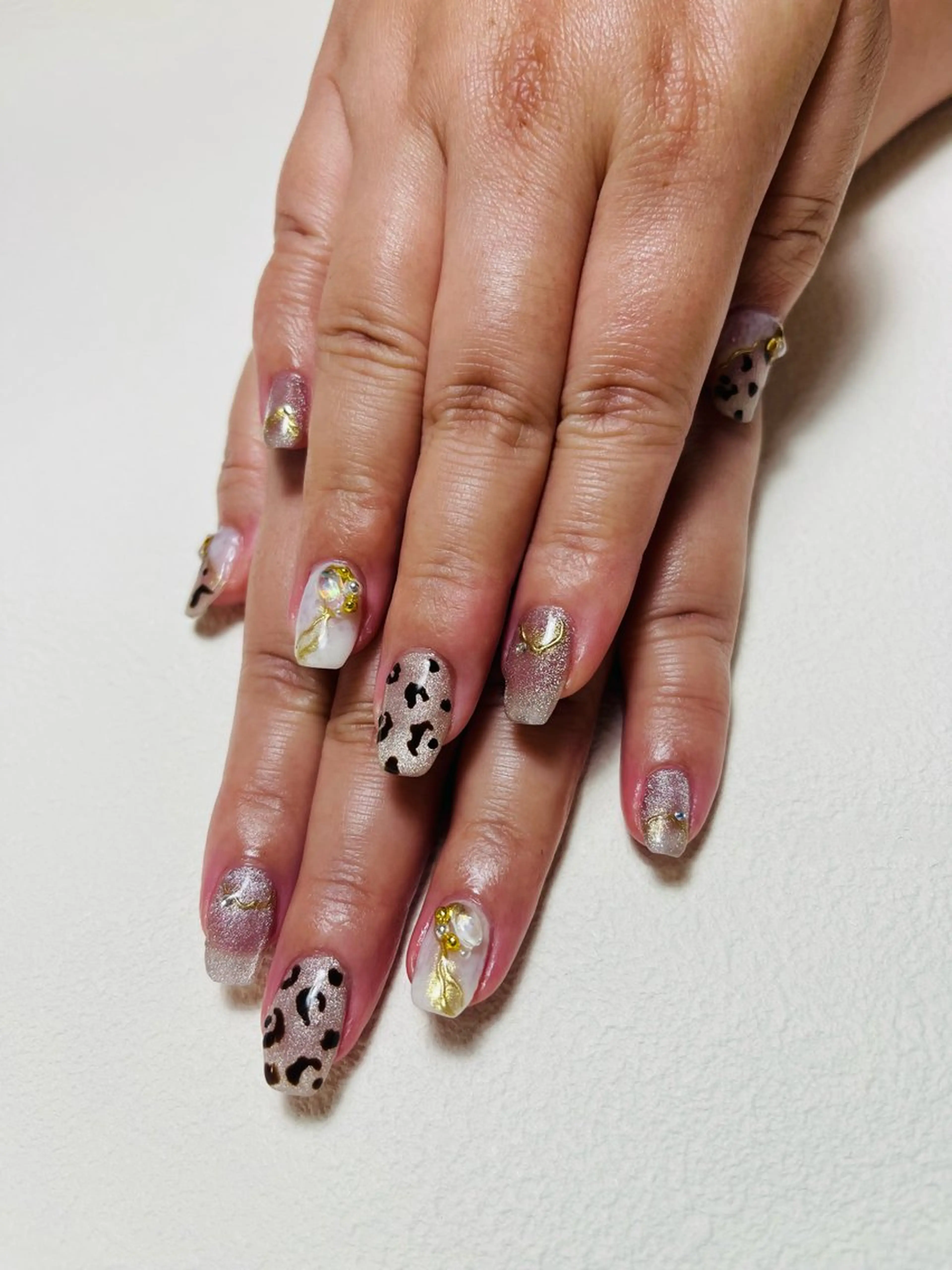 ネイル アニマル柄 マグネットネイル 持ち込み ハンドネイル nail room.のネイルデザイン