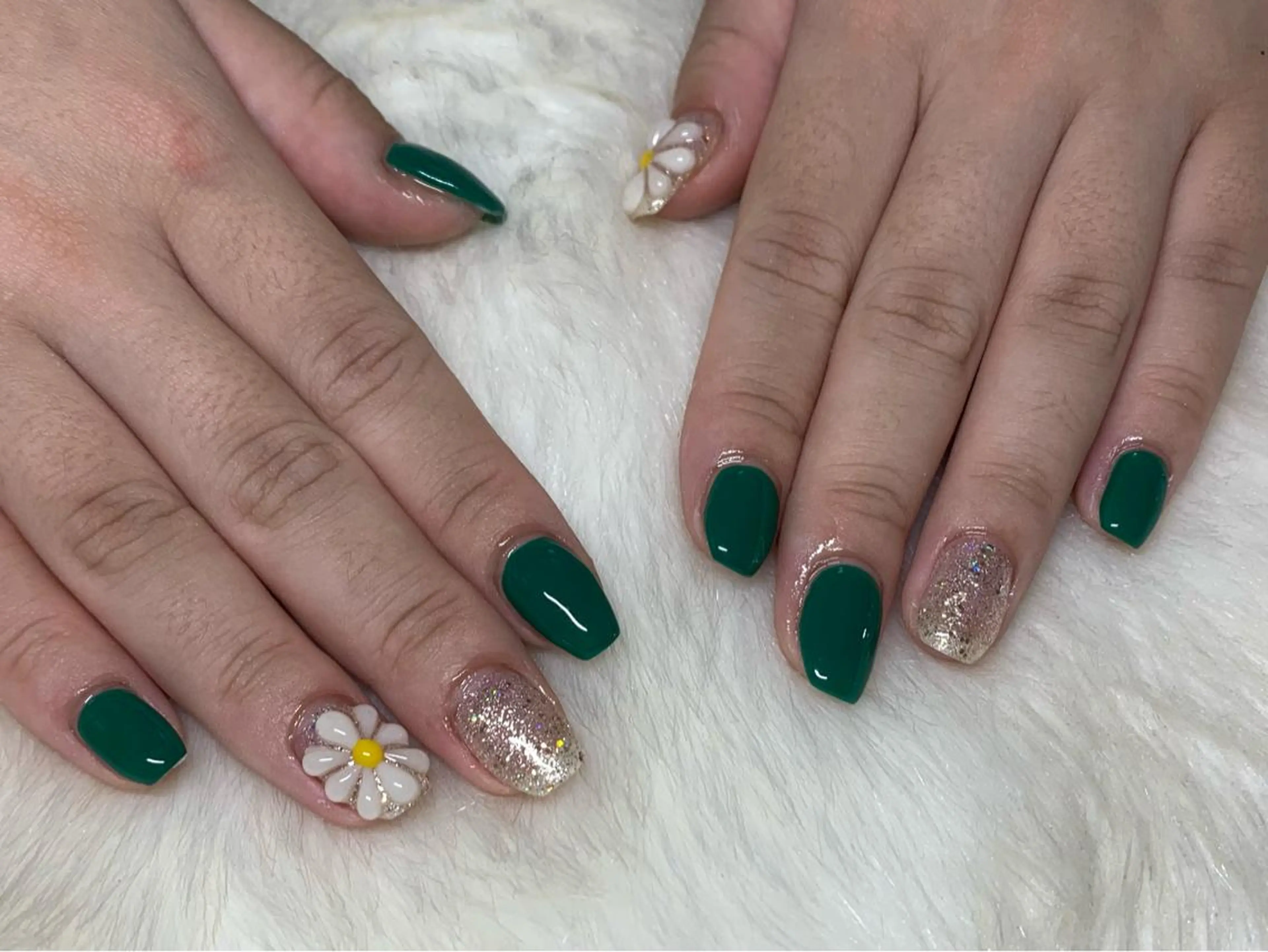 ミディアム ハンドネイル ハンドケア Kono Nanamiのネイルデザイン