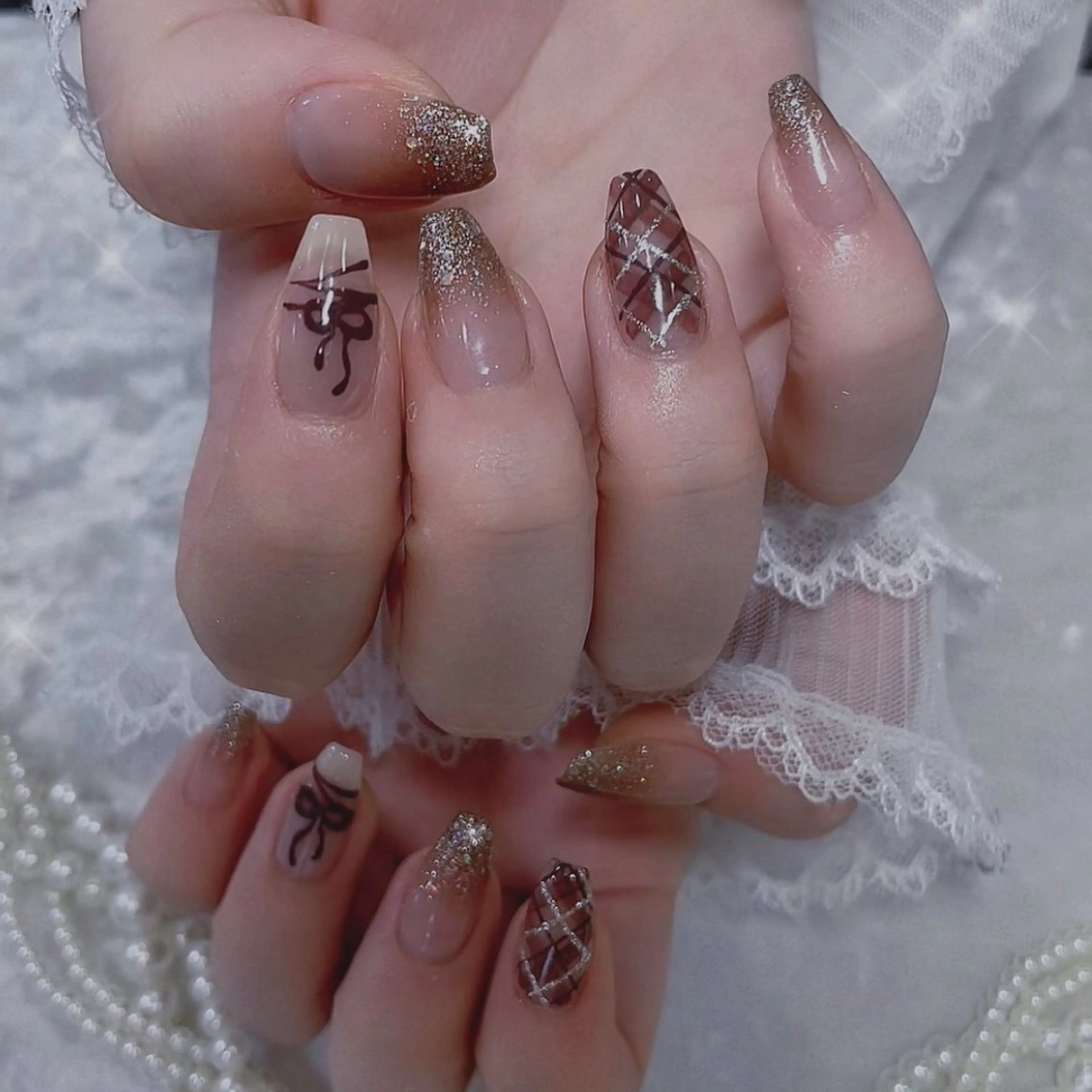 ネイル ハンドネイル MINAMI໒꒱ Y2K、韓国ガーリーのネイルデザイン